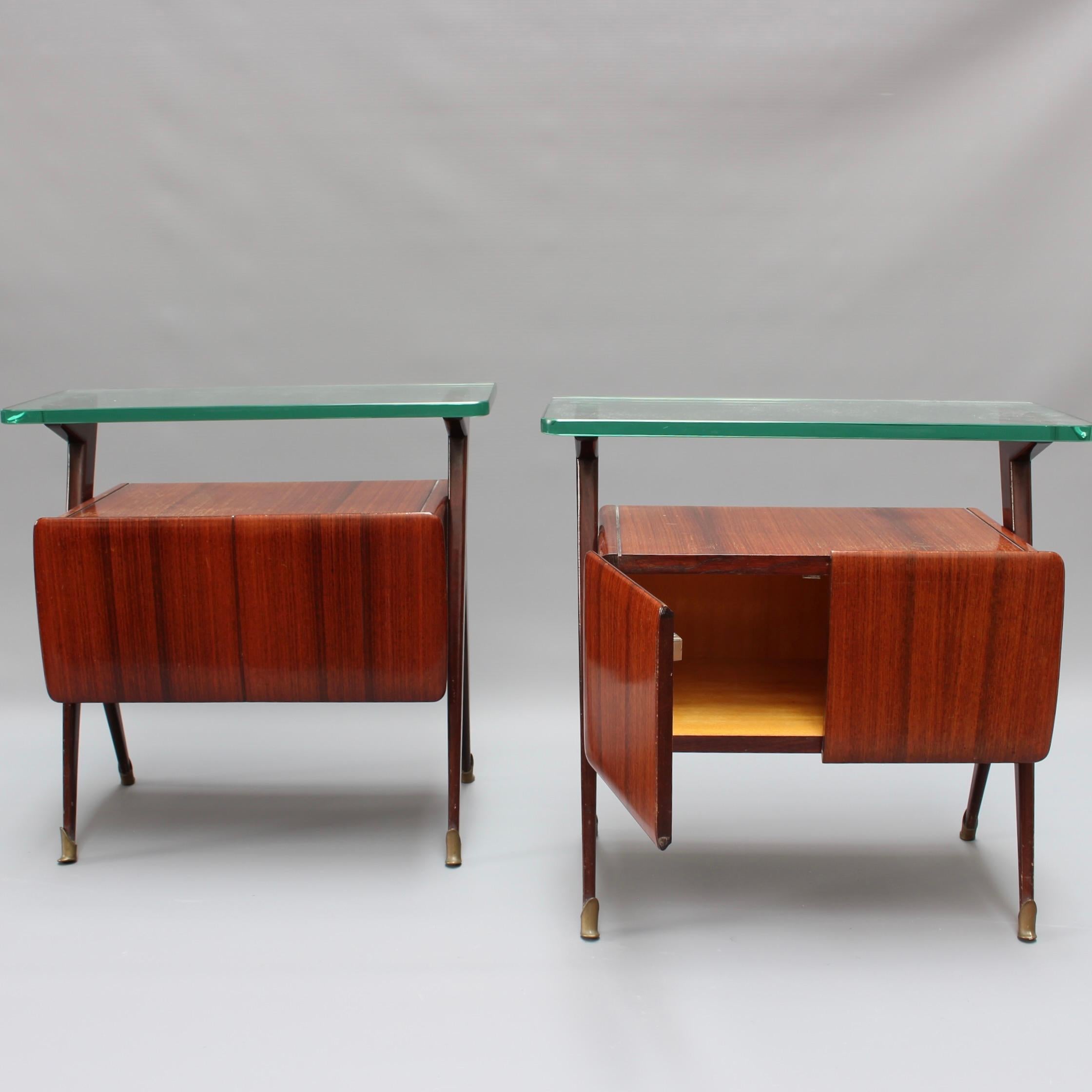 Pair of Vintage Italian Bedside Tables Attributed to Silvio Cavatorta  For Sale 4