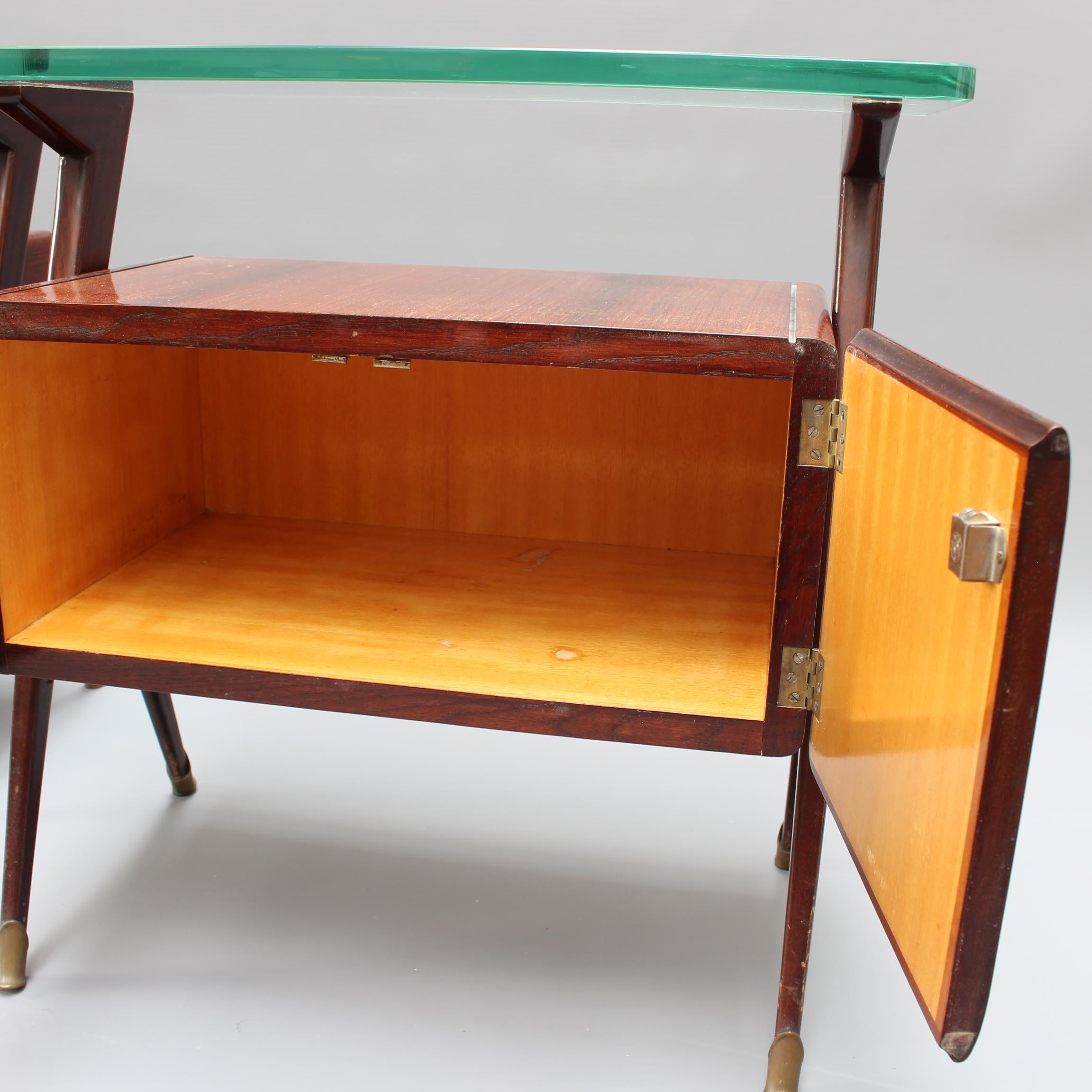 Pair of Vintage Italian Bedside Tables Attributed to Silvio Cavatorta  For Sale 5