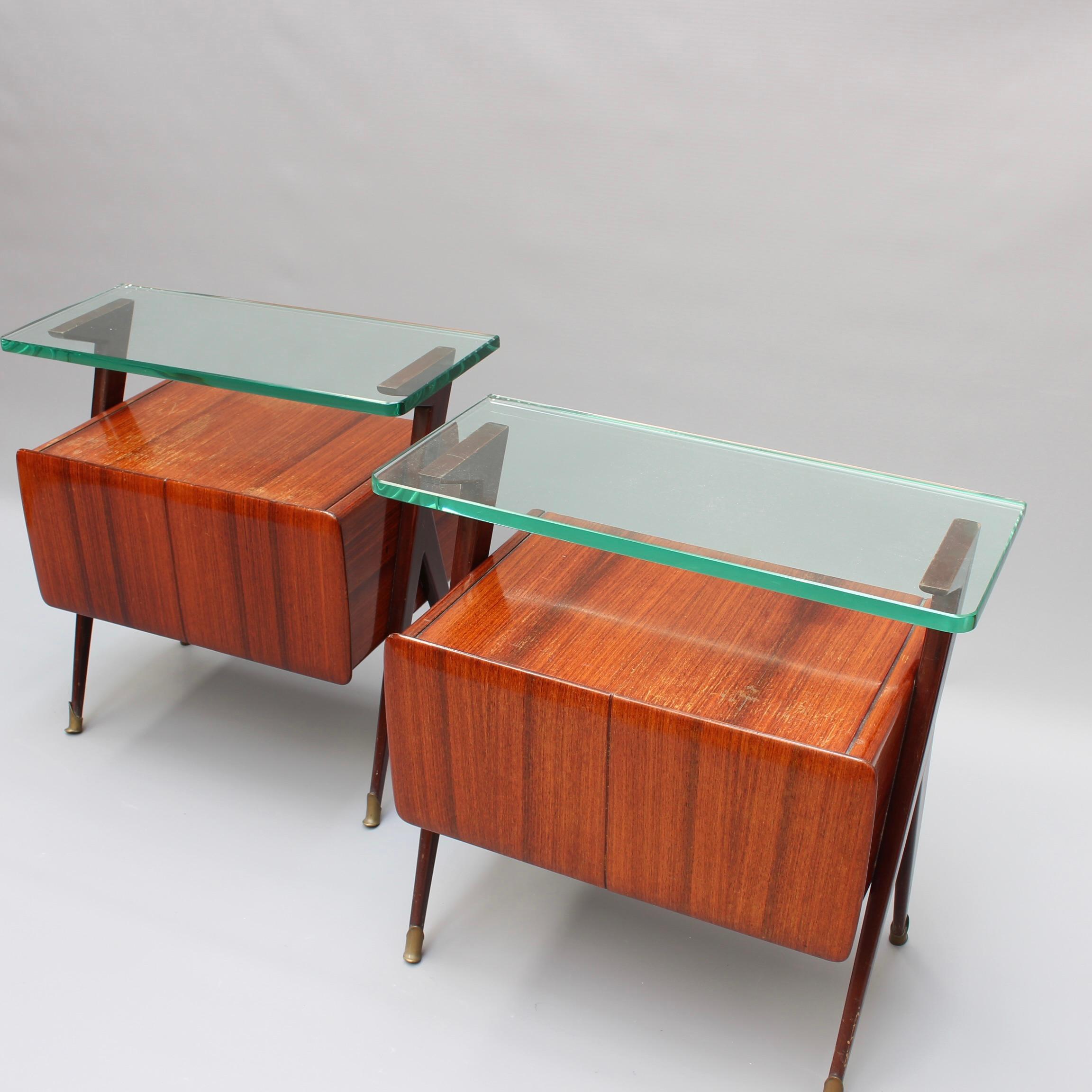 Pair of Vintage Italian Bedside Tables Attributed to Silvio Cavatorta  For Sale 13