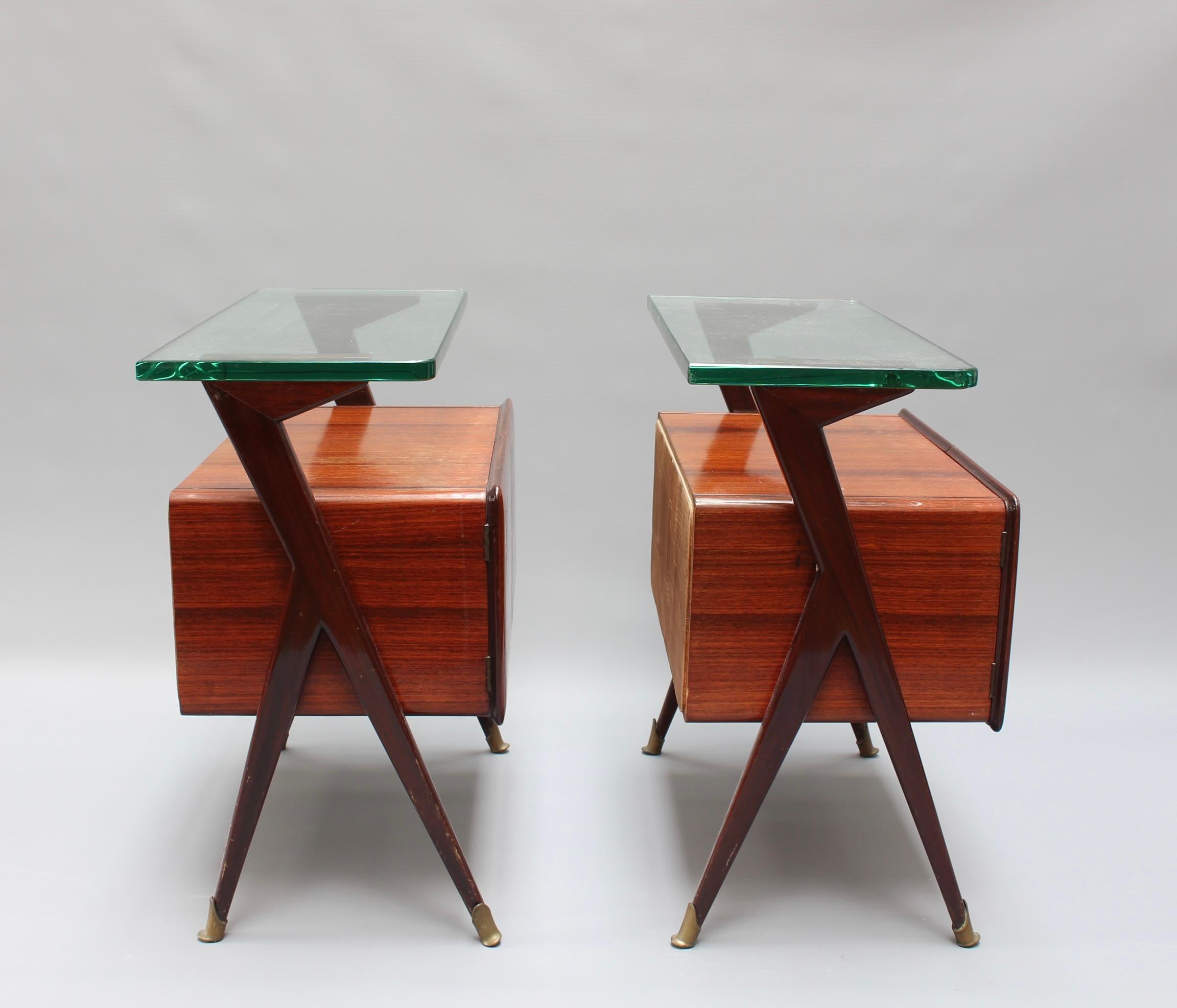 Pair of Vintage Italian Bedside Tables Attributed to Silvio Cavatorta  In Fair Condition For Sale In London, GB