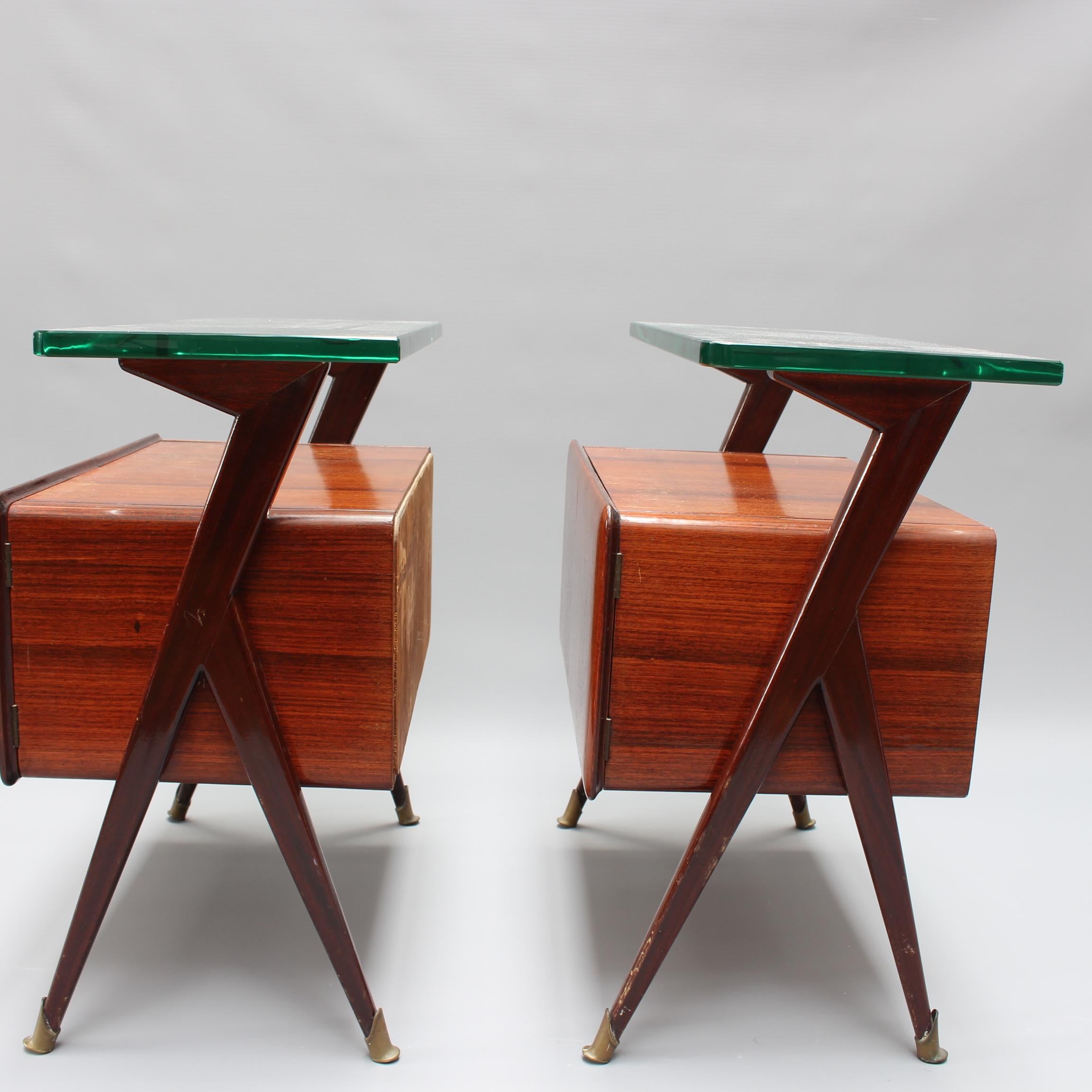 Pair of Vintage Italian Bedside Tables Attributed to Silvio Cavatorta  For Sale 1