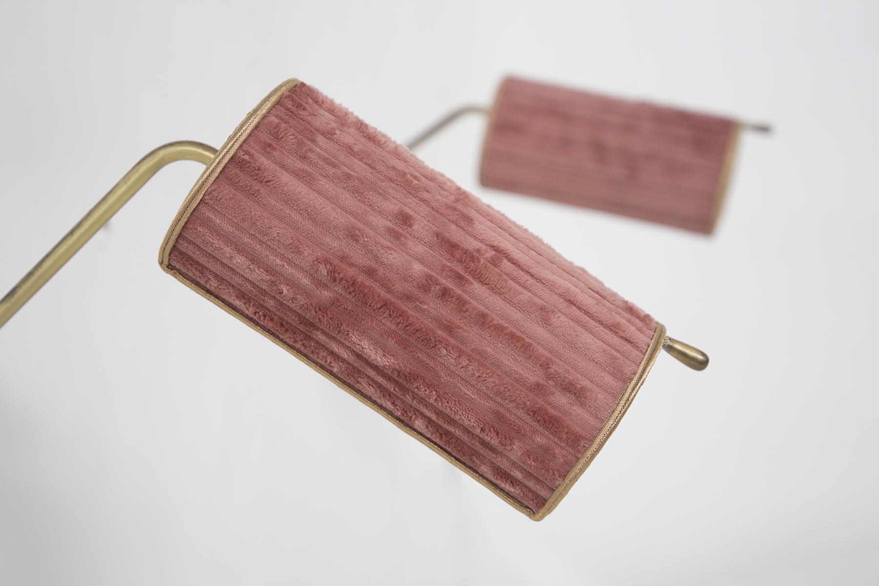 Pair of vintage Italian brass and pink velvet wall lamps For Sale 6