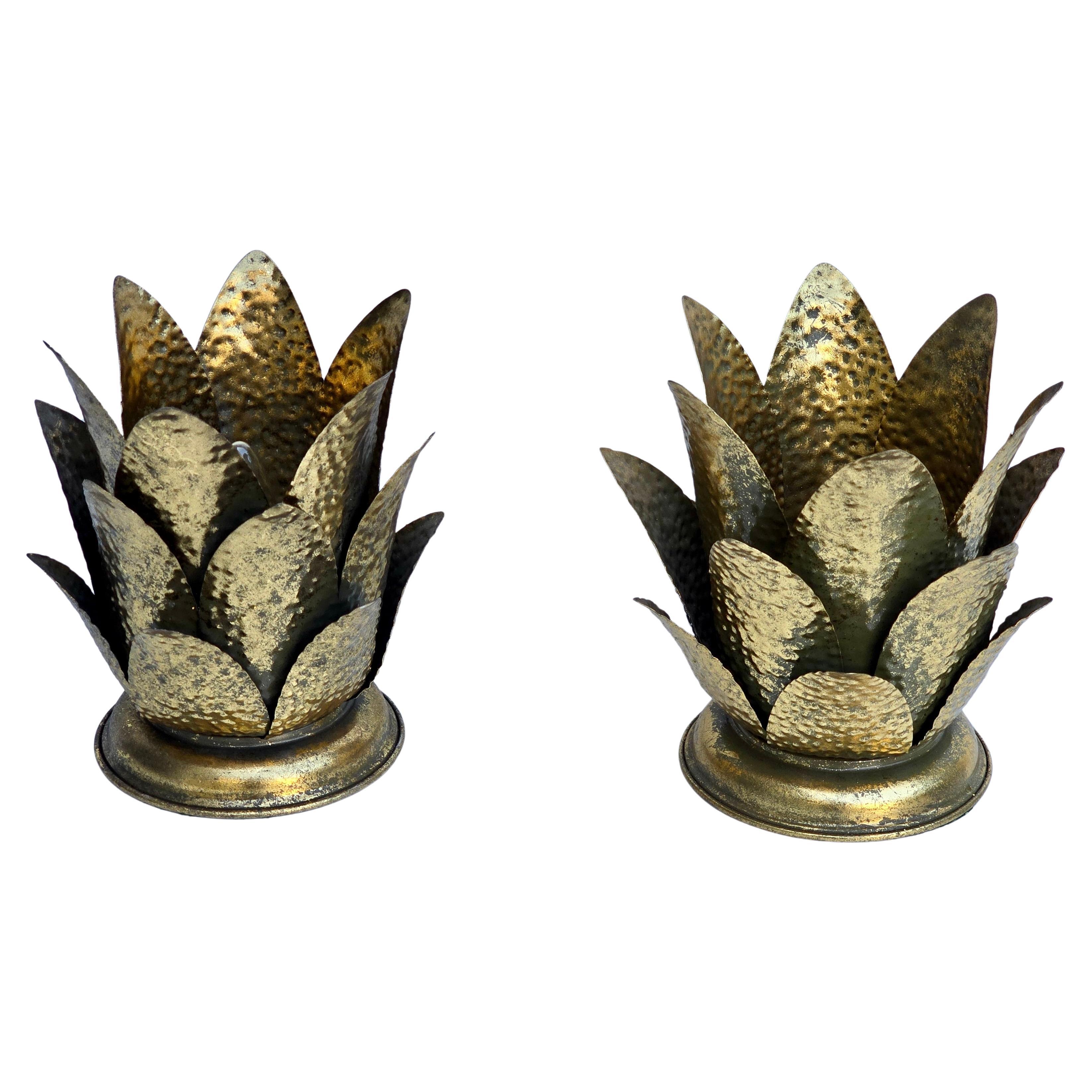 Pair of Vintage Italian Brass Lotus Leaf Table Lamps, 1970s

A striking pair of sculptural table lamps in the shape of lotus flowers, made of hand-hammered brass with a beautifully aged patina. Each lamp is crafted in Italy, dating from the 1970s,