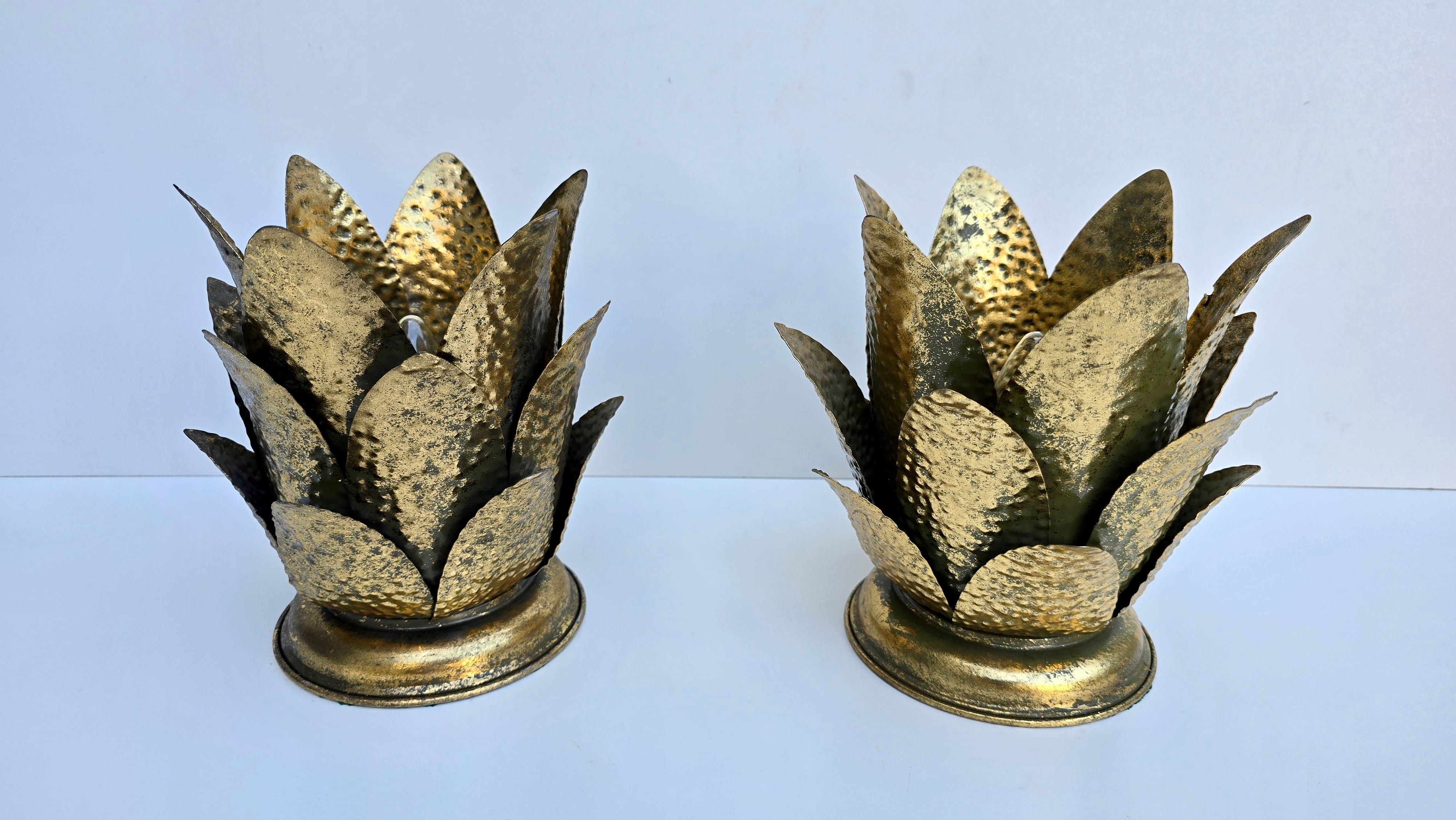 Pair of Vintage Italian Brass Lotus Leaf Table Lamps, 1970s In Good Condition For Sale In Antwerp, BE