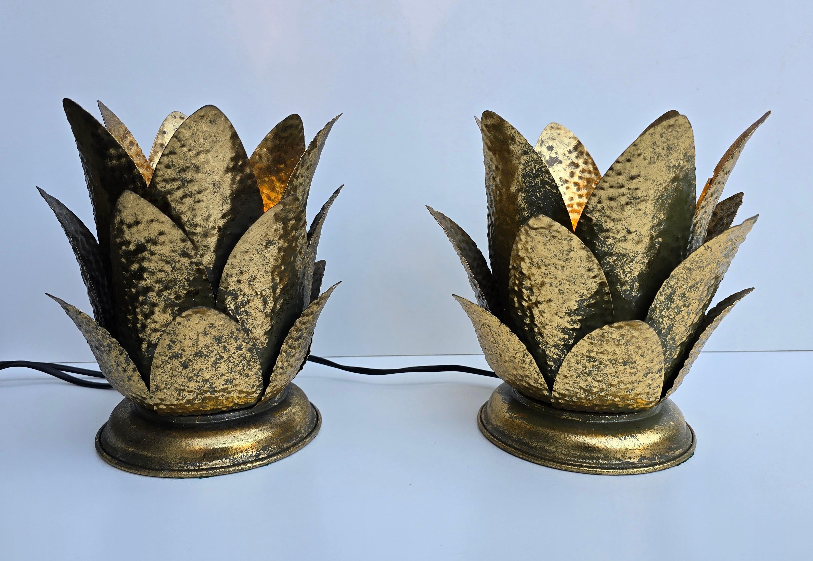 Pair of Vintage Italian Brass Lotus Leaf Table Lamps, 1970s For Sale 1
