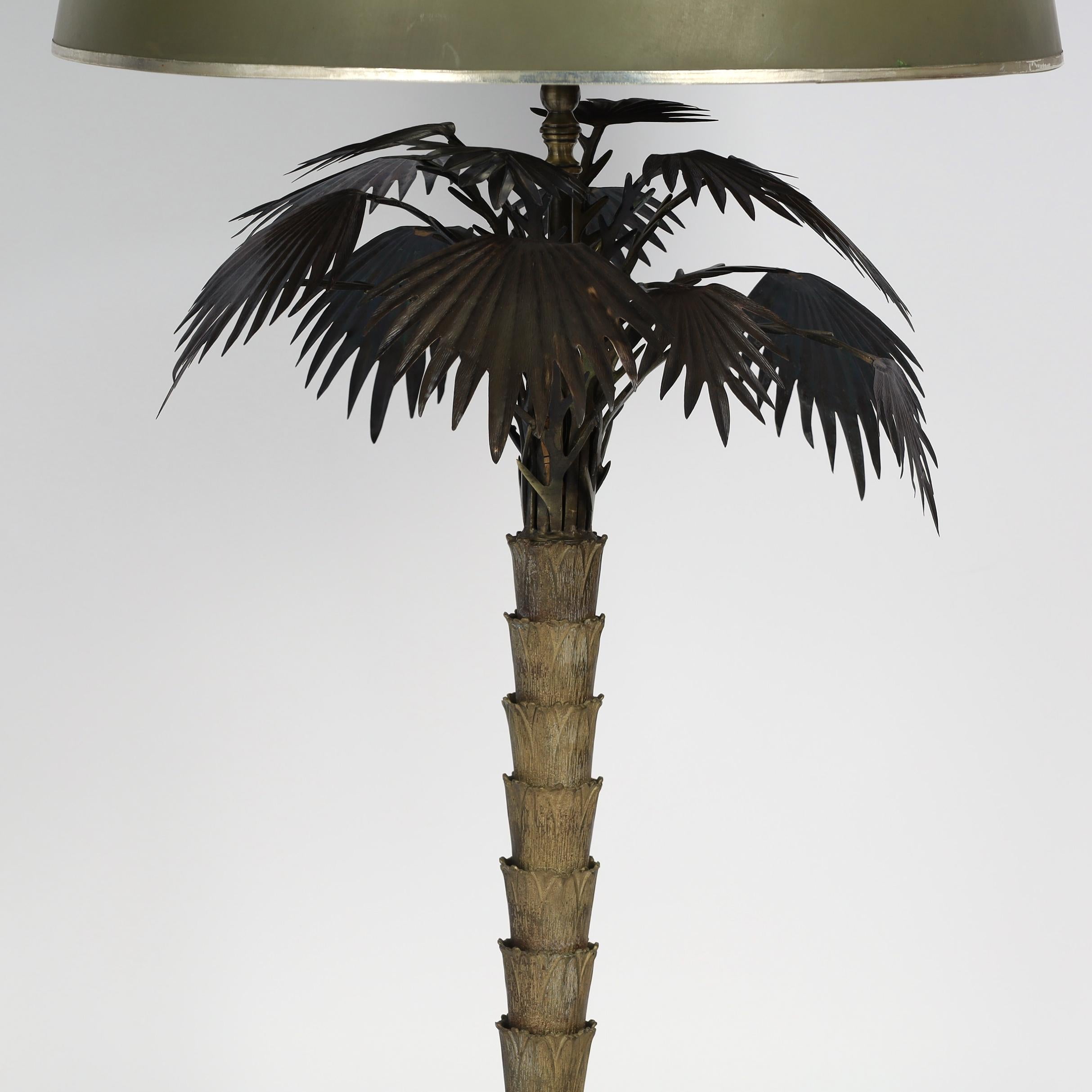 Pareja de lámparas de sobremesa de latón Vintage Italian Palm Tree siglo XX en venta