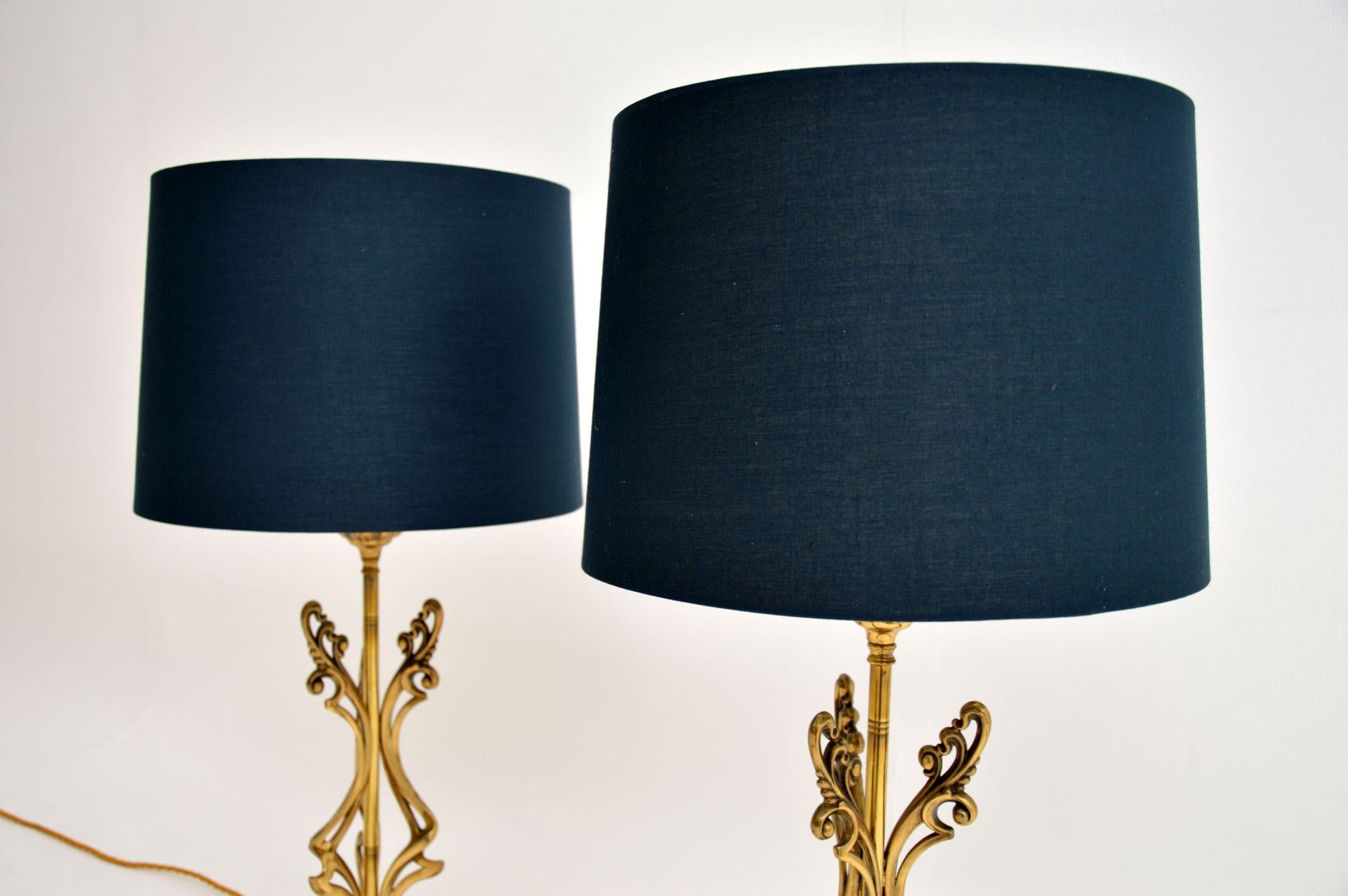 Pair of Vintage Italian Brass Table Lamps For Sale 3