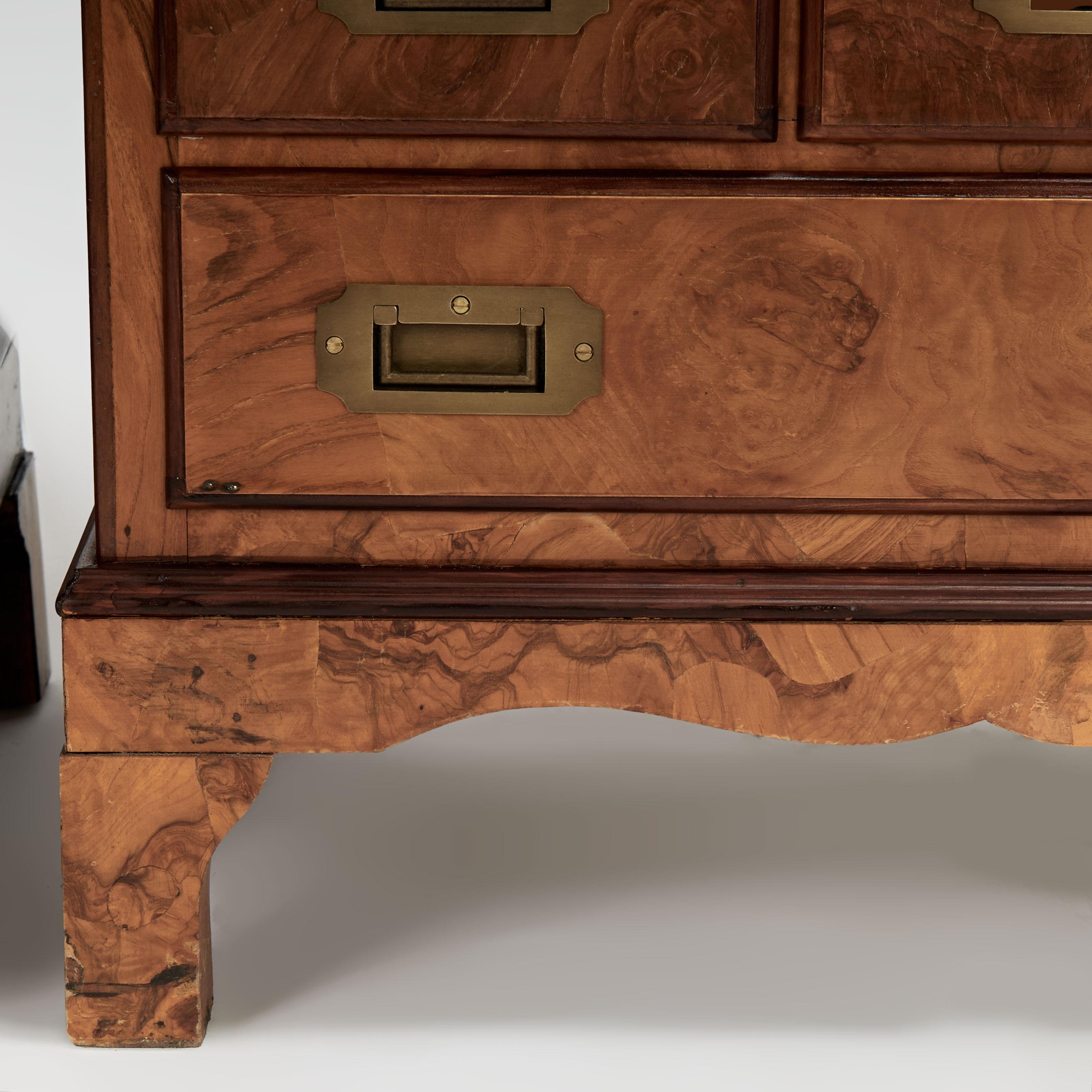 Coppia di cassapanche vintage in stile Campaigner italiano in vendita 2