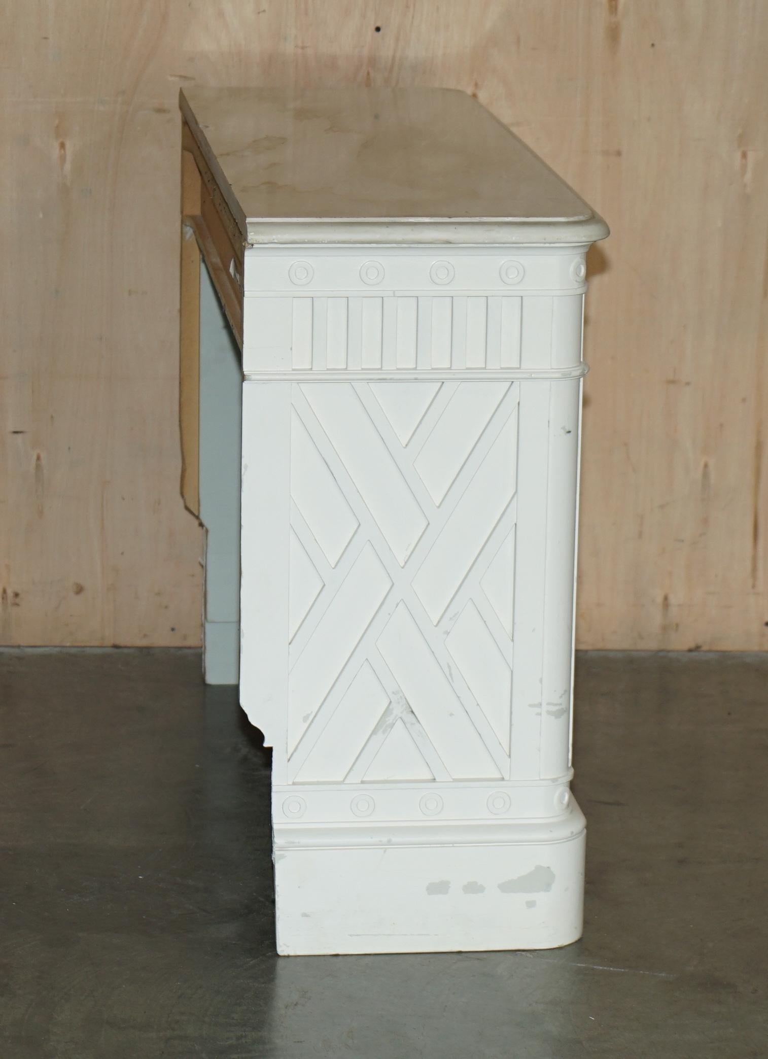 PAIR OF ViNTAGE ITALIAN CARRARA MARBLE TOPPED RADIATOR COVERS REMOVABLE FRONTS For Sale 10