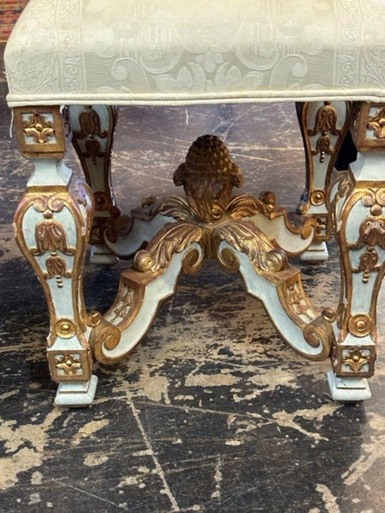 Pair of Vintage Italian Carved and Parcel Gilt Benches In Good Condition For Sale In Dallas, TX