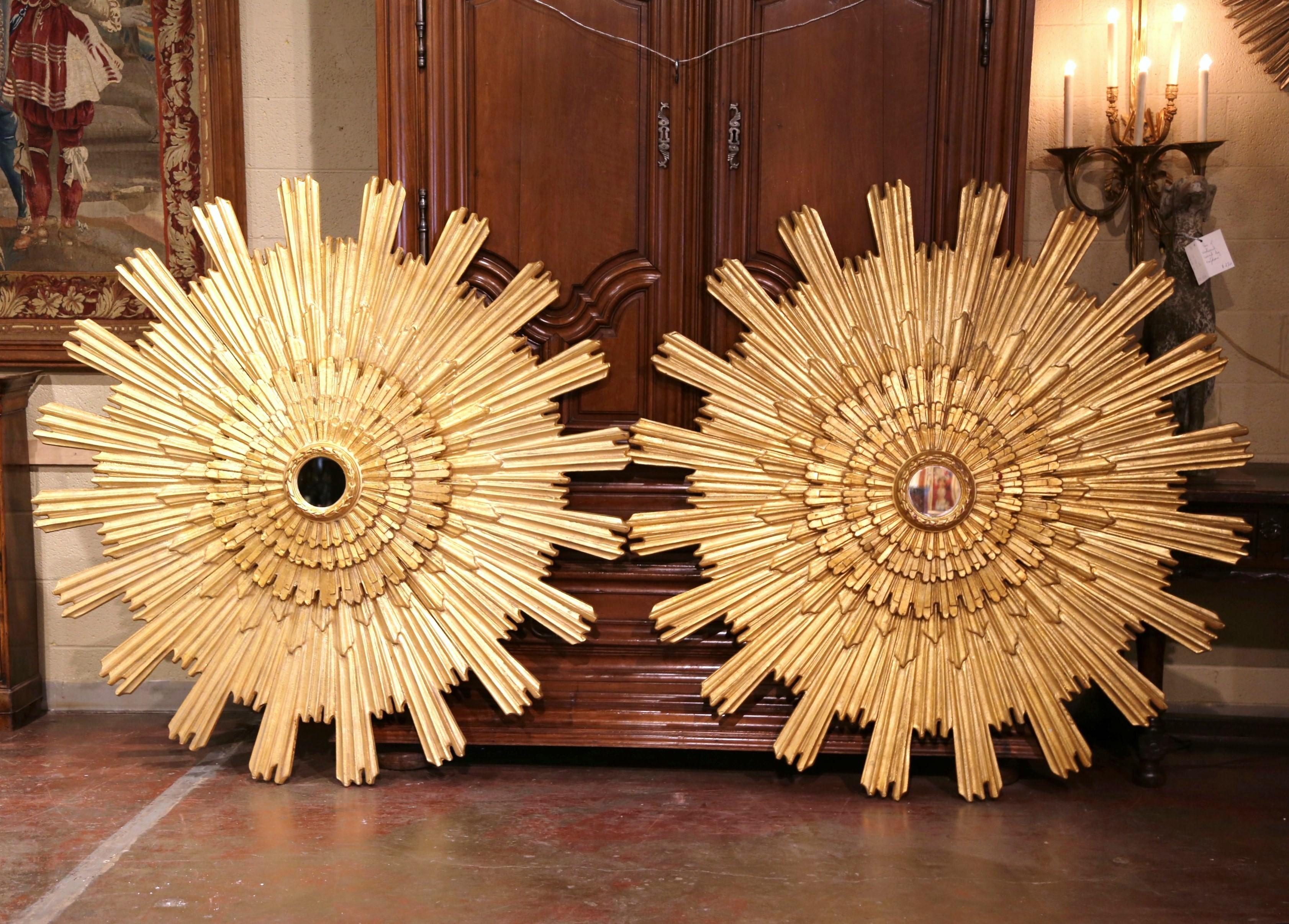 Contemporary Pair of Vintage Italian Carved Giltwood Sunburst Mirrors with Four-Tier Rays