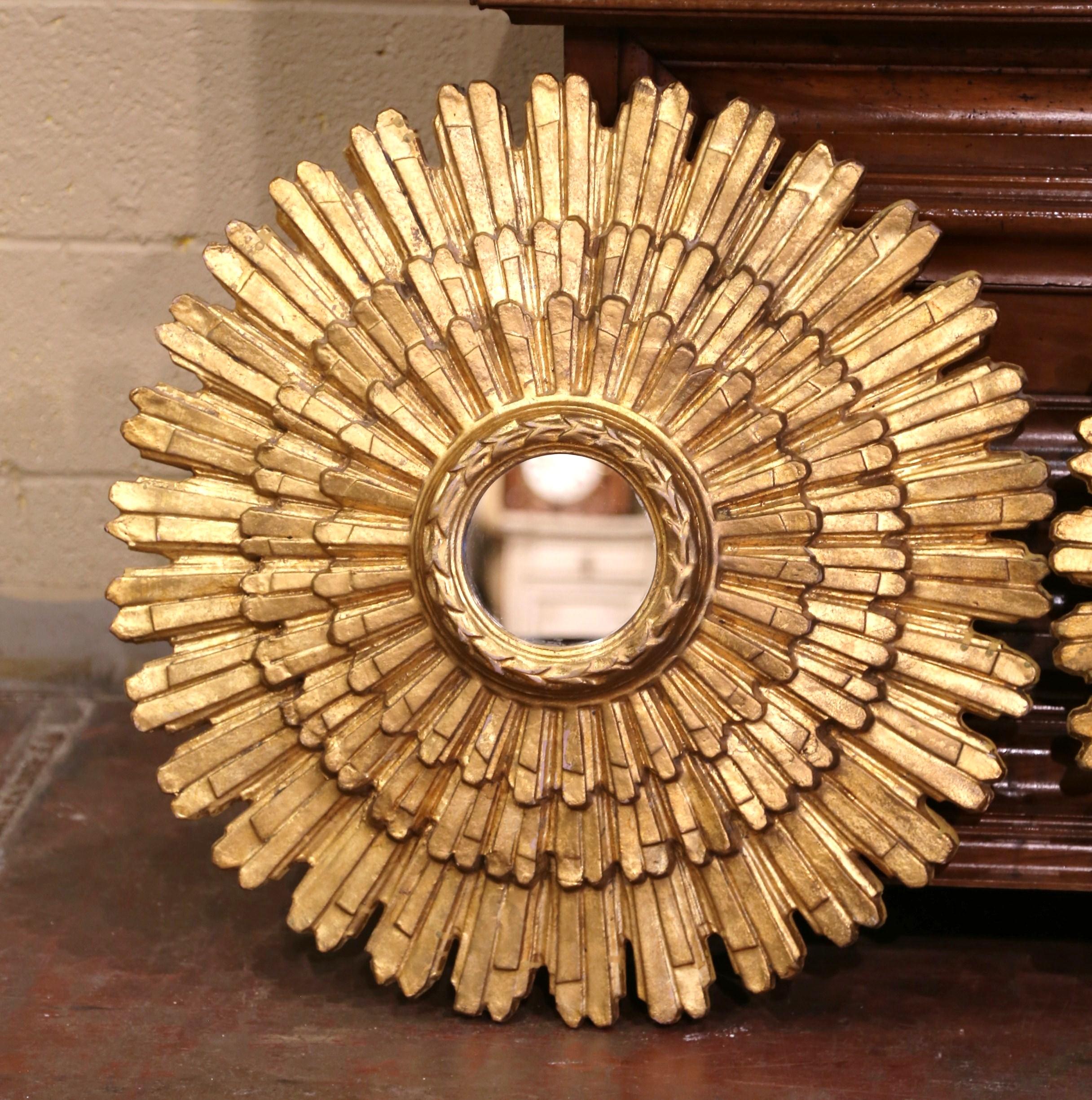 Hand-Carved Pair of Vintage Italian Carved Giltwood Sunburst Mirrors with Three-Tier Rays For Sale