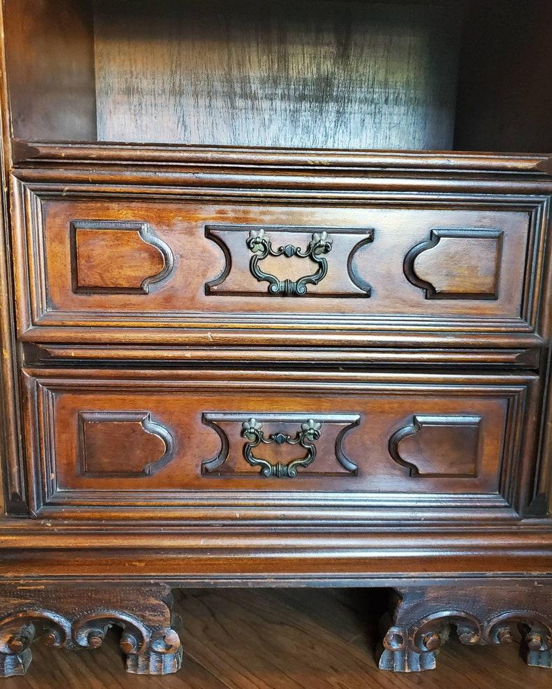 Wood Pair of Vintage Italian Carved Walnut Bedside Chest of Drawers For Sale