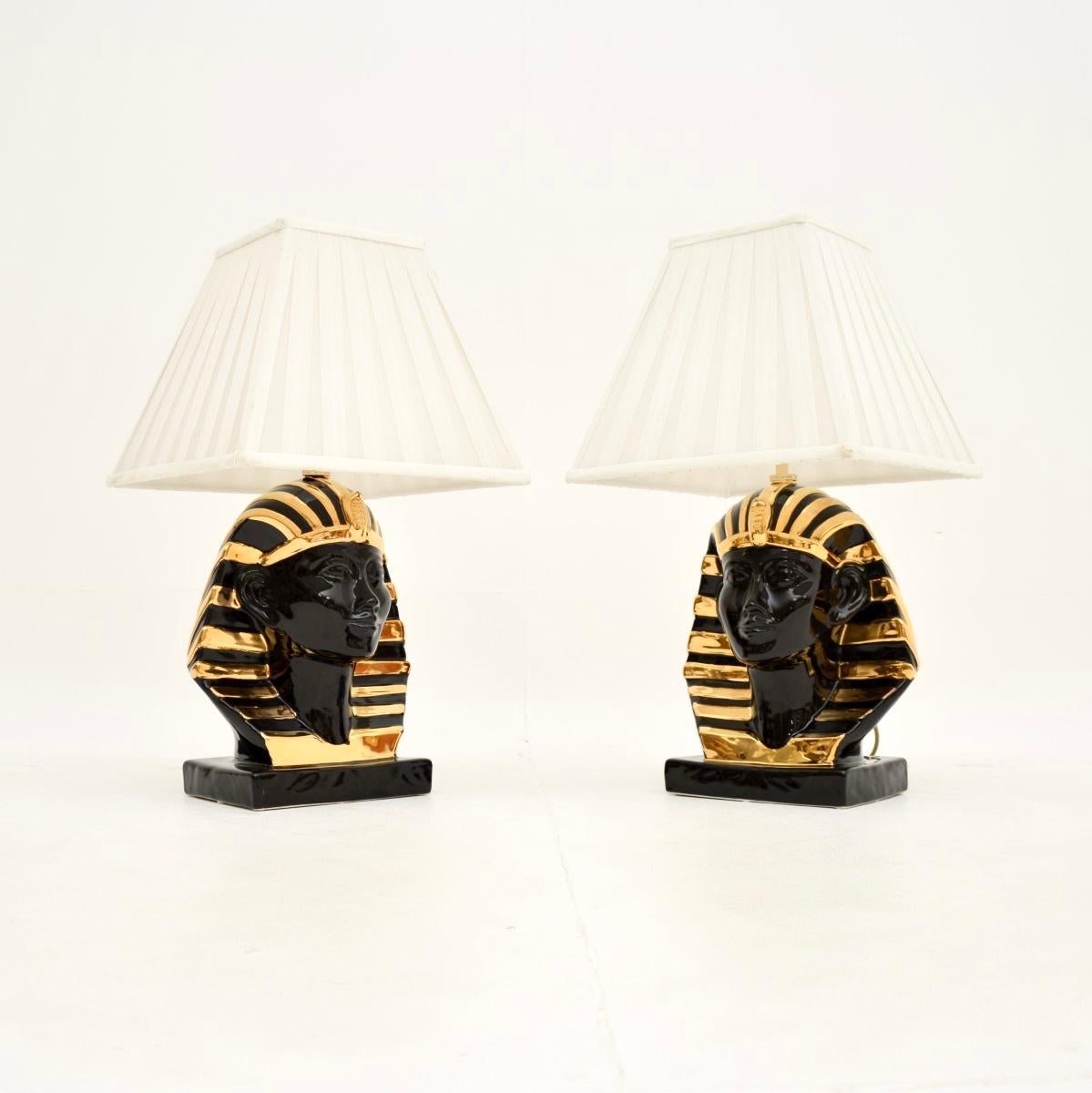 Hollywood Regency Paire de lampes de table italiennes vintage en céramique Pharaon en vente