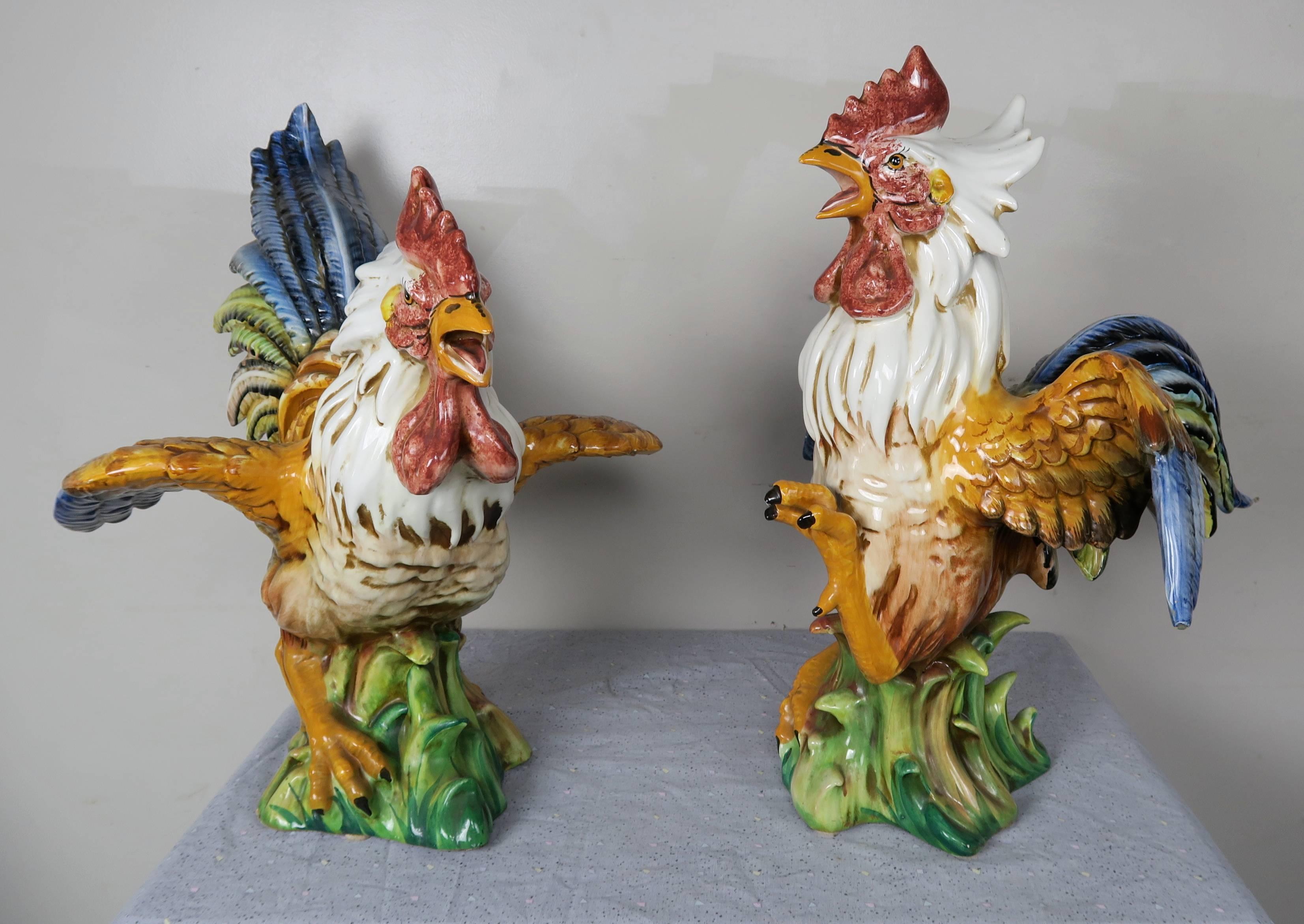 Italian vintage ceramic roosters, mid-20th century.
Measures: Taller 21 x 20 x 23.5
Shorter 22 x 19 x 22.5.