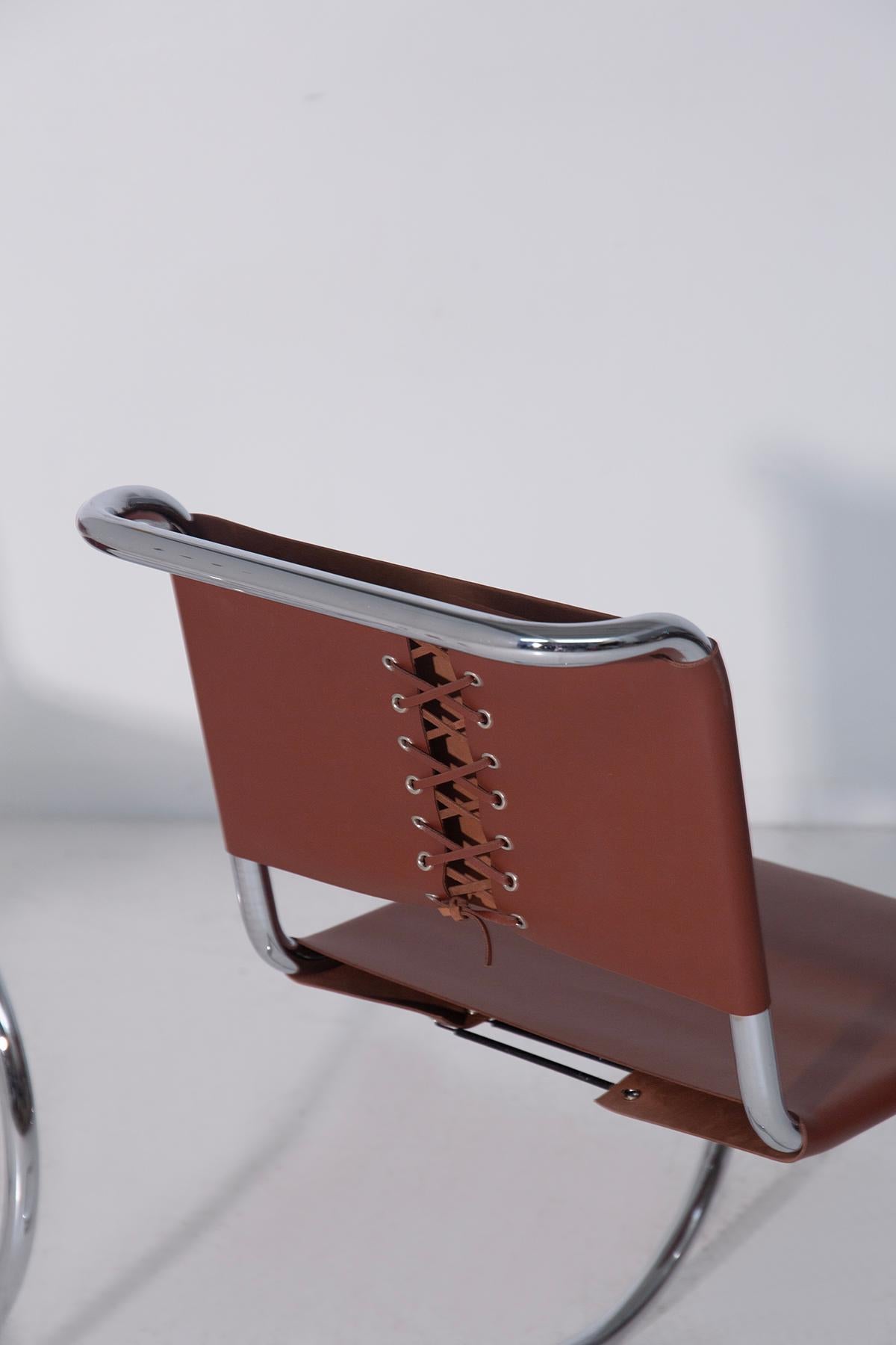 Paire de chaises italiennes vintage dans le style Bauhaus Knoll en vente 1