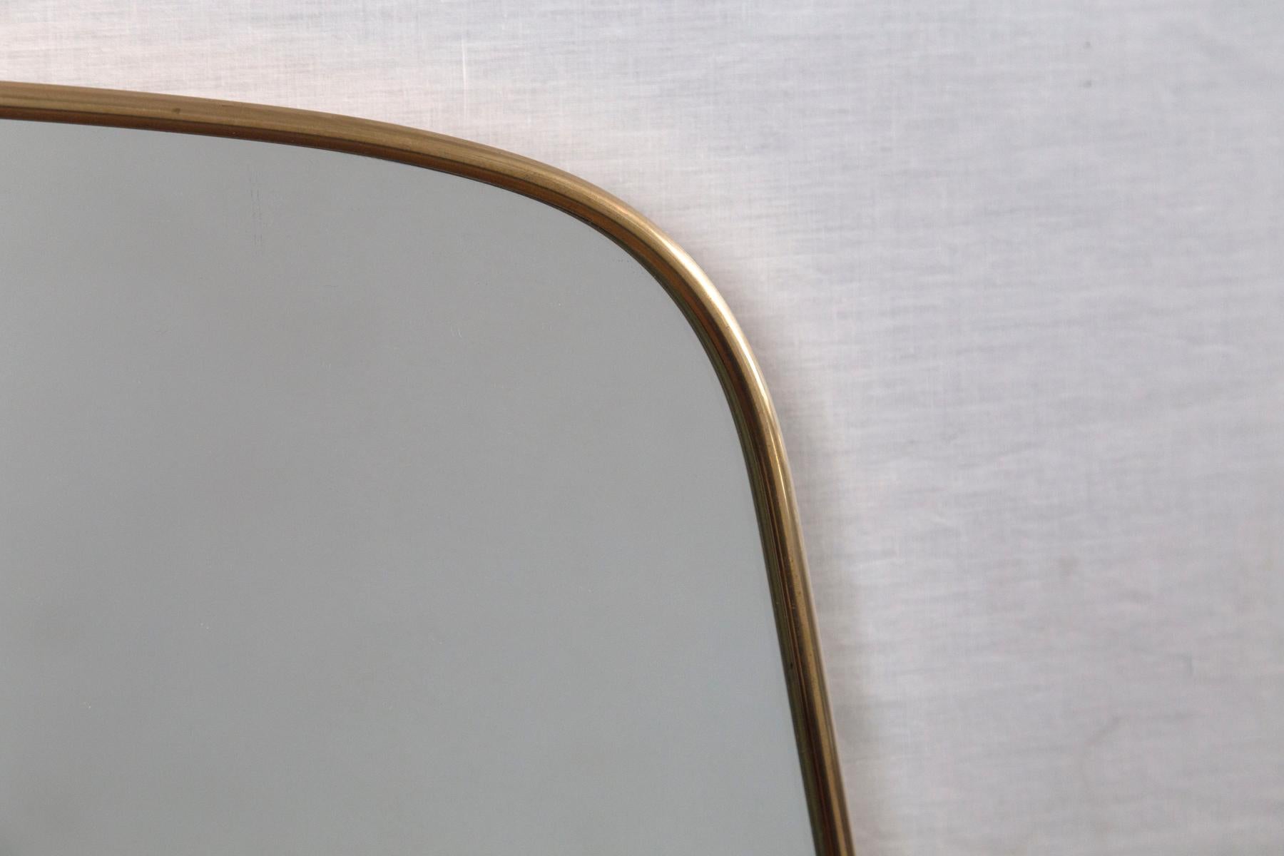 Pair of Vintage Italian Design Brass Mirrors In Excellent Condition In Westport, CT