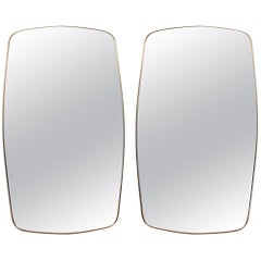 Paire de vieux miroirs en laiton de conception italienne