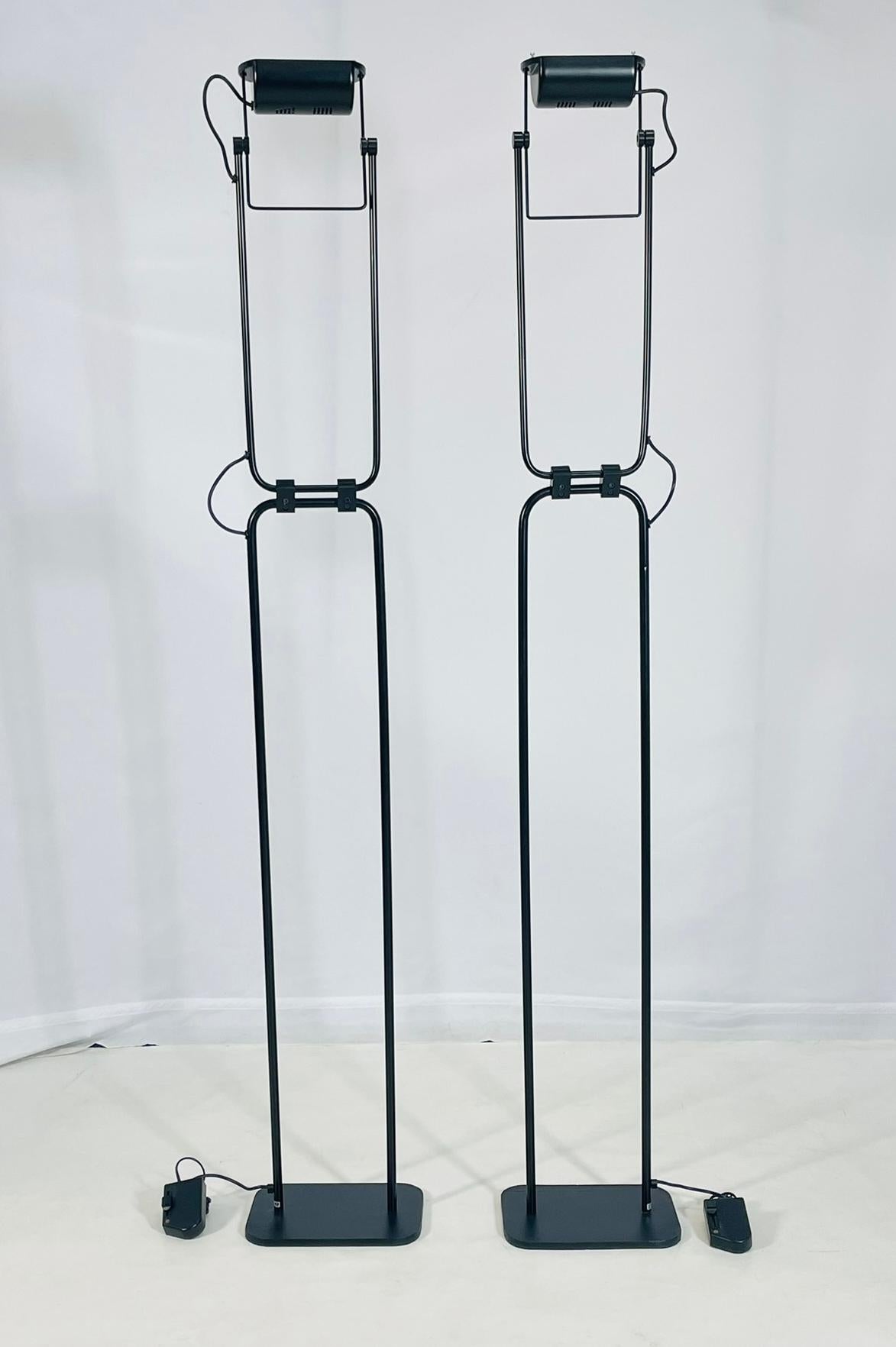 Moderno Coppia di lampade da terra vintage italiane di Gammalux, Italia anni '80 in vendita