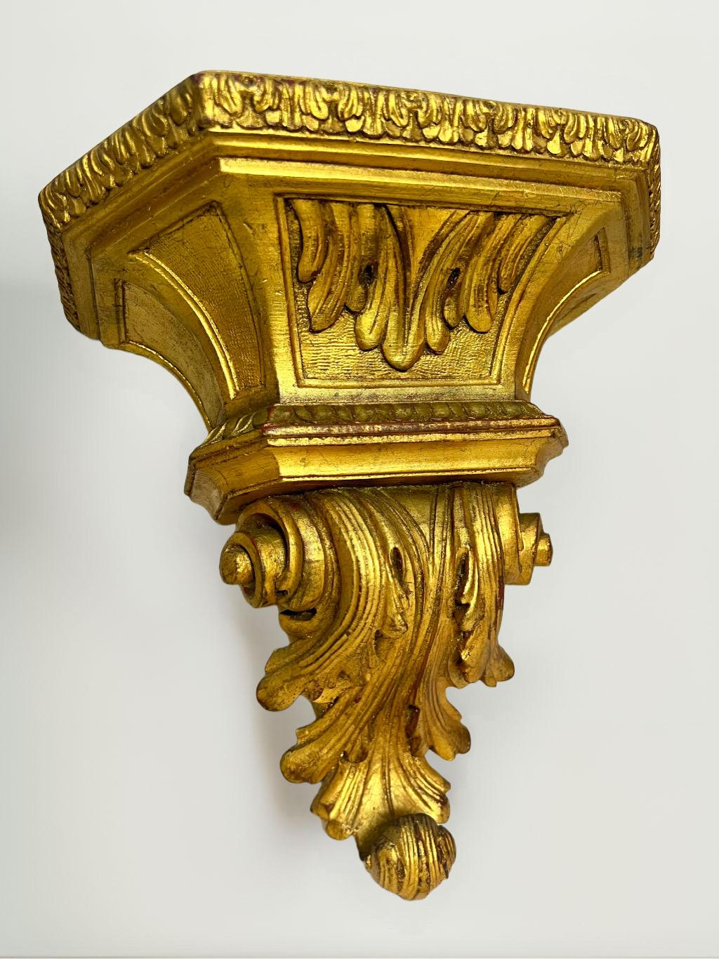 20th Century Italian Florentine Style Giltwood Wall Bracket Shelves For Sale 2