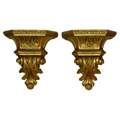 Coppia di mensole da parete in legno dorato in stile Florentine d'epoca