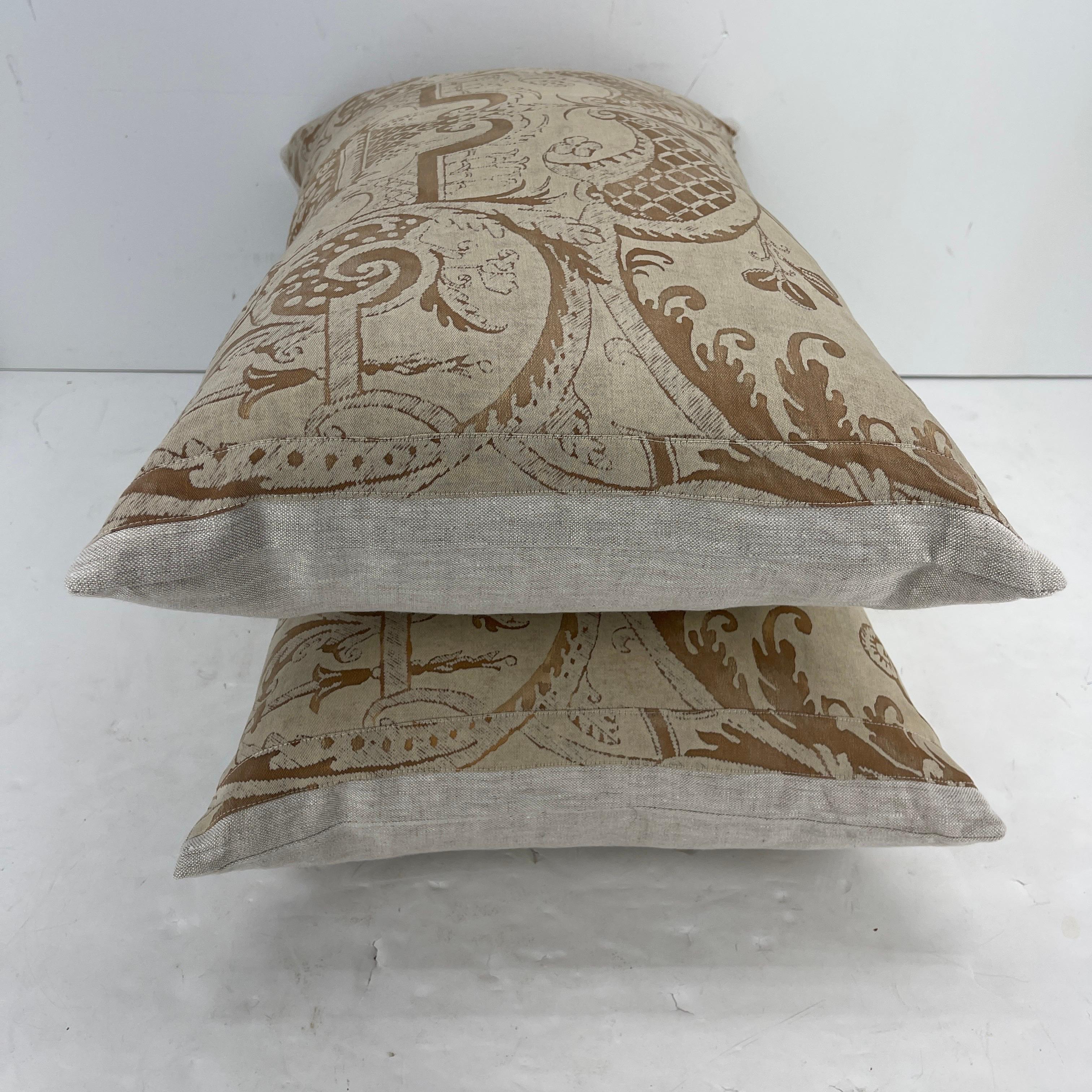 Pair of Vintage Italian Fortuny Fabric Textile Pillows in Royal Gold Pattern For Sale 7
