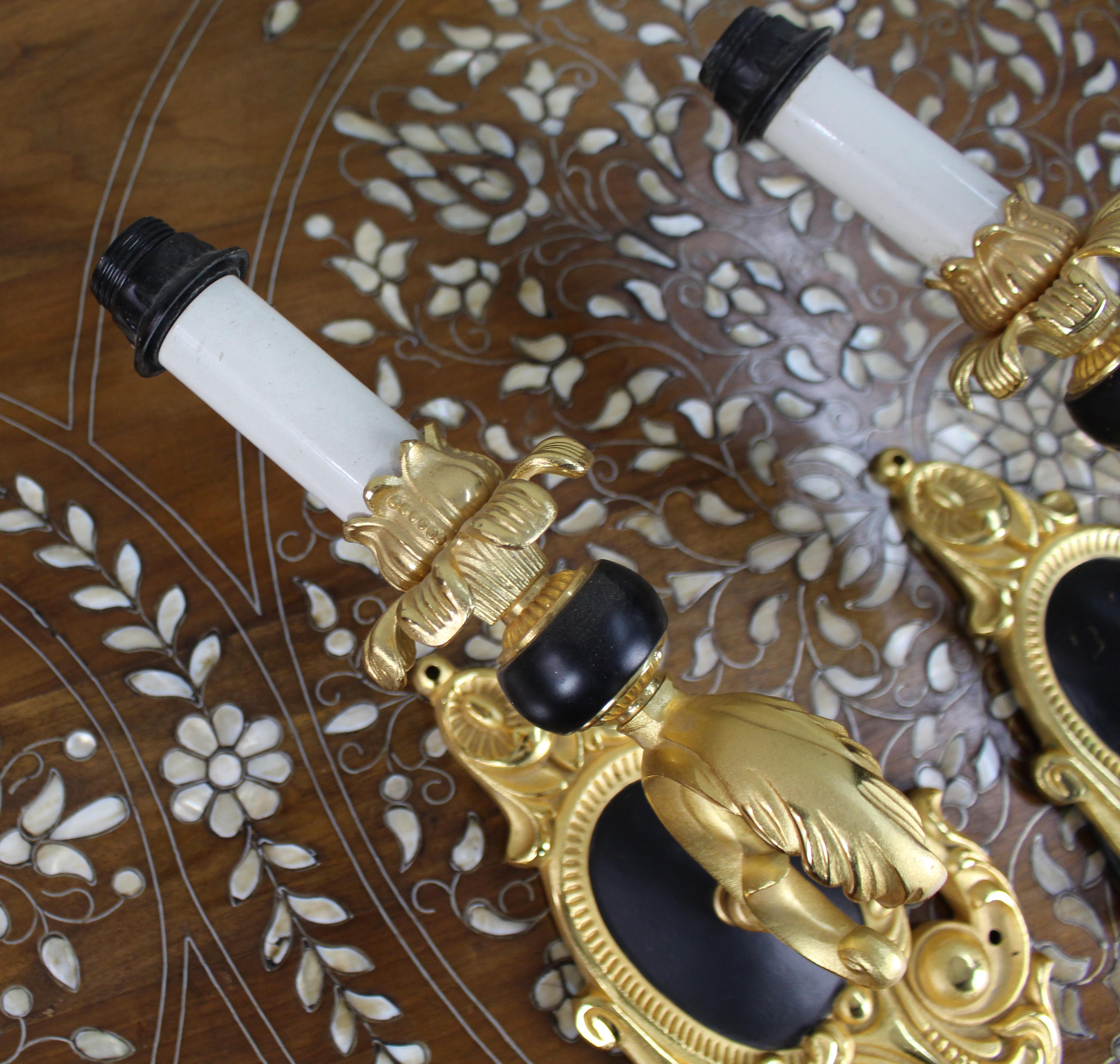 XX secolo Coppia di applique italiane d'epoca in metallo dorato in vendita