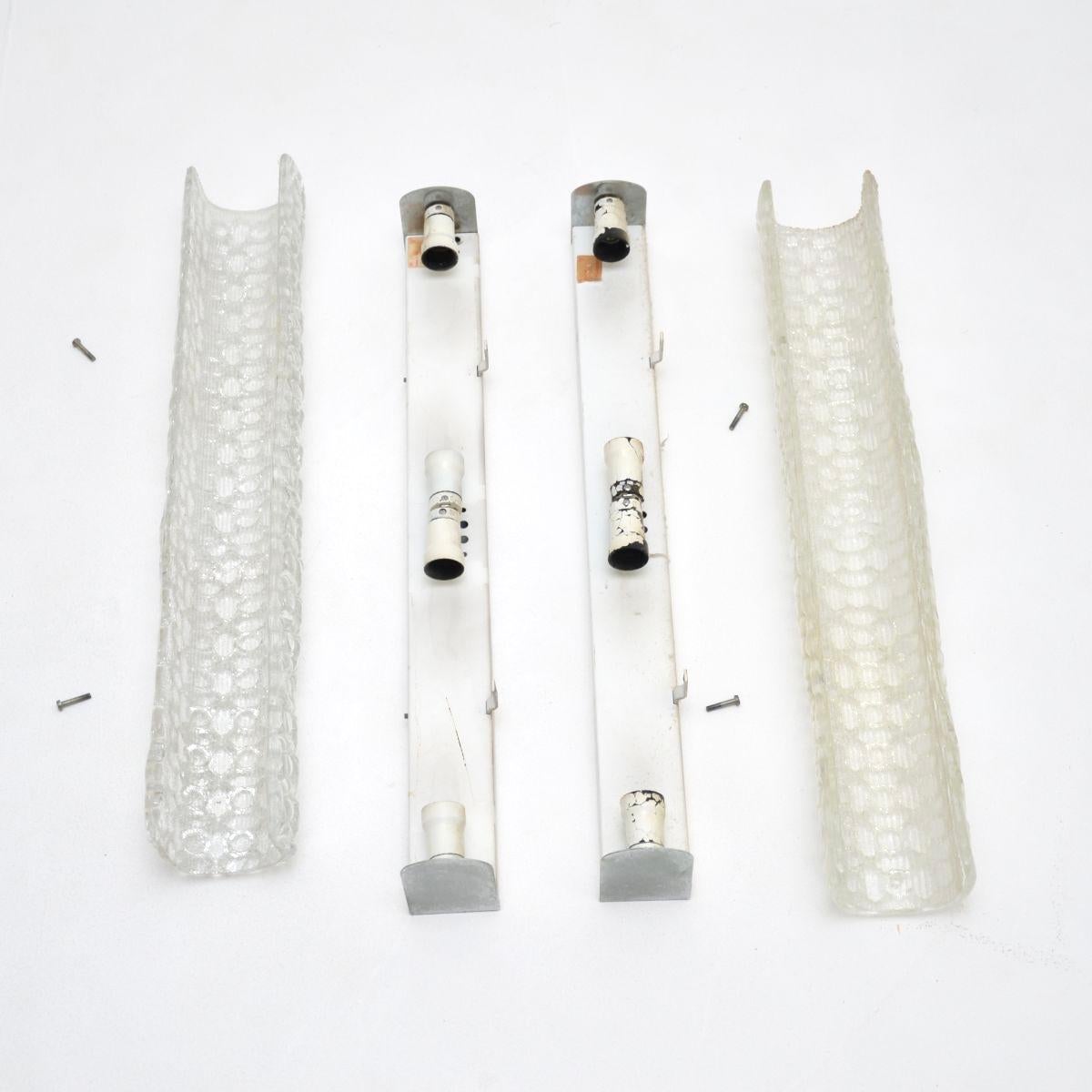 Mid-Century Modern Pair of Vintage Italian Glass Wall Sconce Lamps For Sale