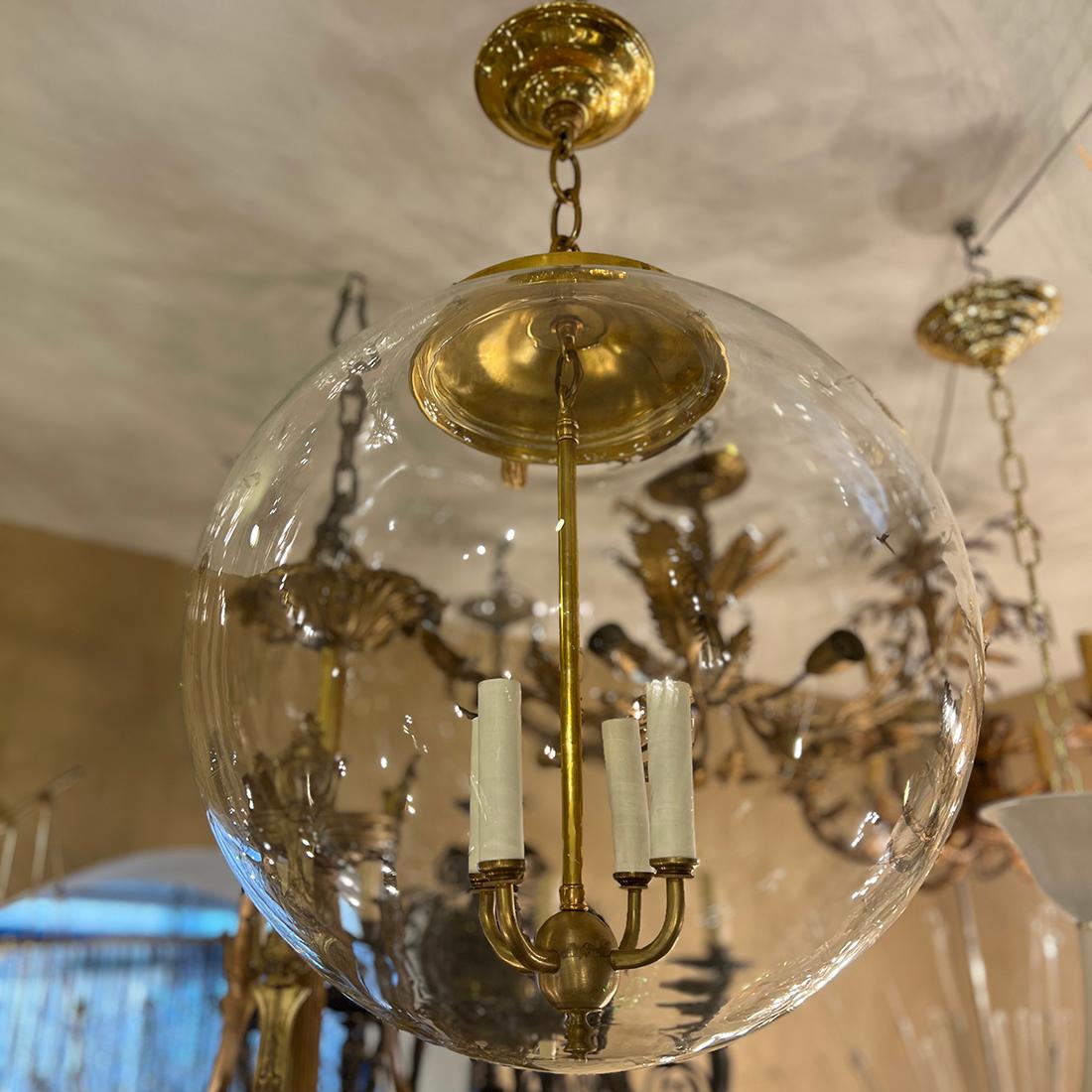Vetro soffiato Coppia di lampade a globo italiane d'epoca. Venduto singolarmente. in vendita