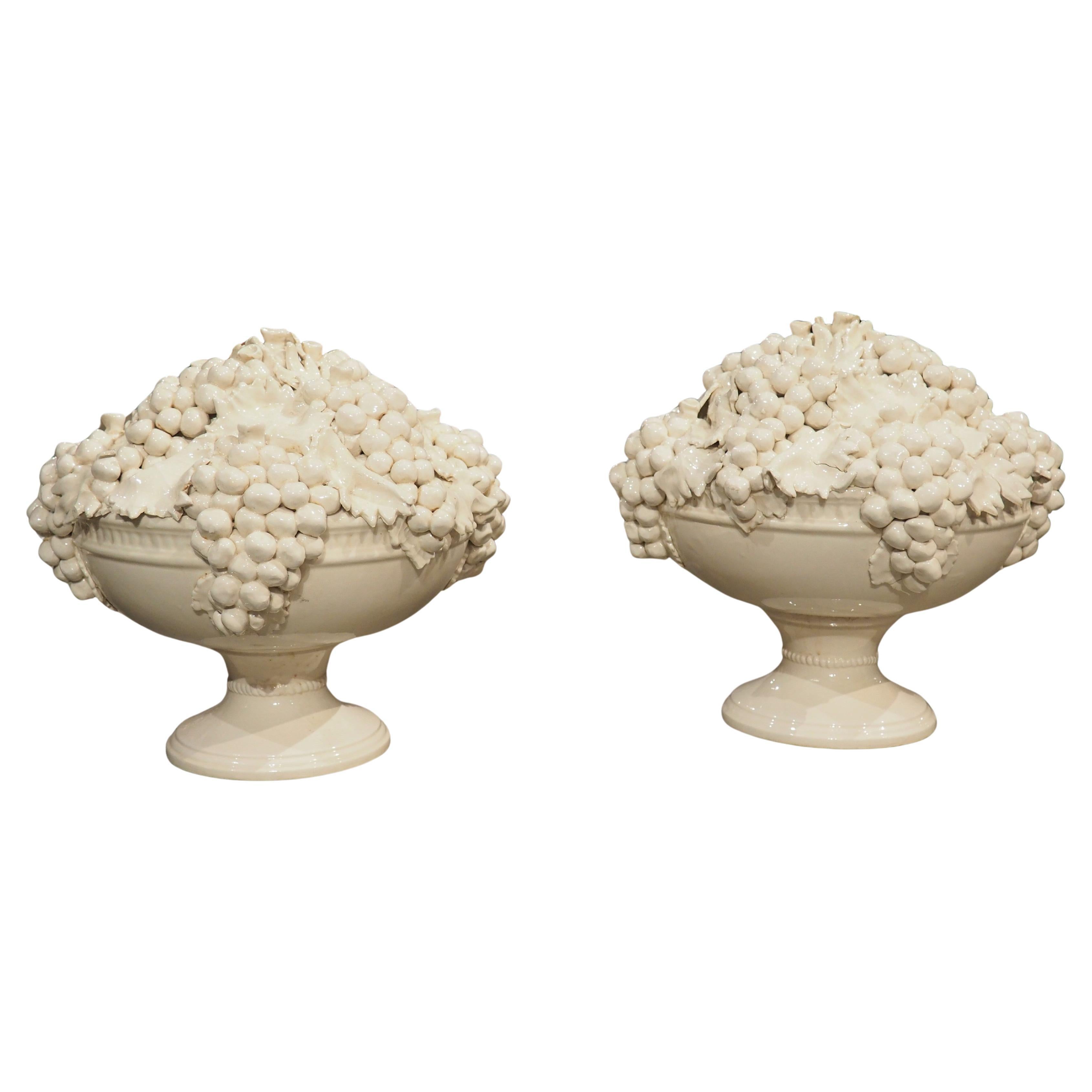 Coppia di ciotole italiane d'epoca in ceramica a grappolo d'uva