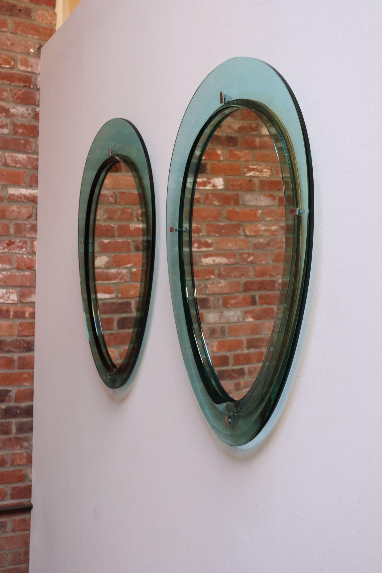 Paar italienische grüne Vintage-Wandspiegel aus grünem Glas in Tropfenform von Cristal Arte (Moderne der Mitte des Jahrhunderts) im Angebot