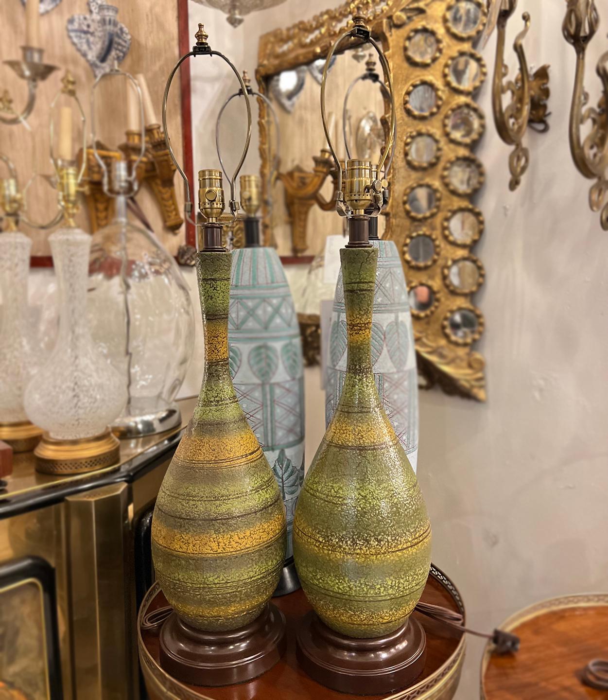 Pair of Vintage Italian Lamps For Sale 1