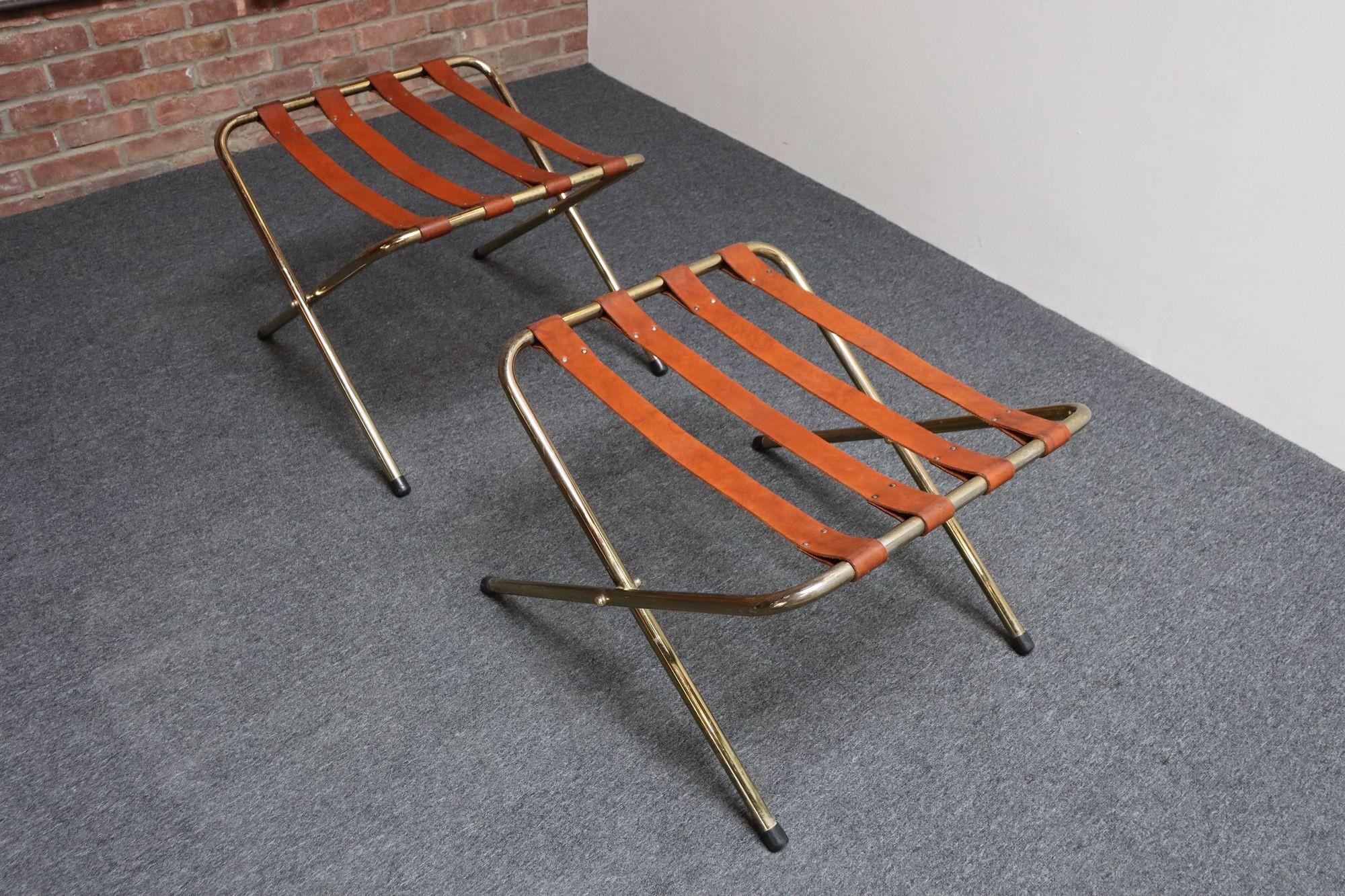Pair of Vintage Italian Leather and Brass Foldable Portavaligie / Luggage Stands In Good Condition For Sale In Brooklyn, NY