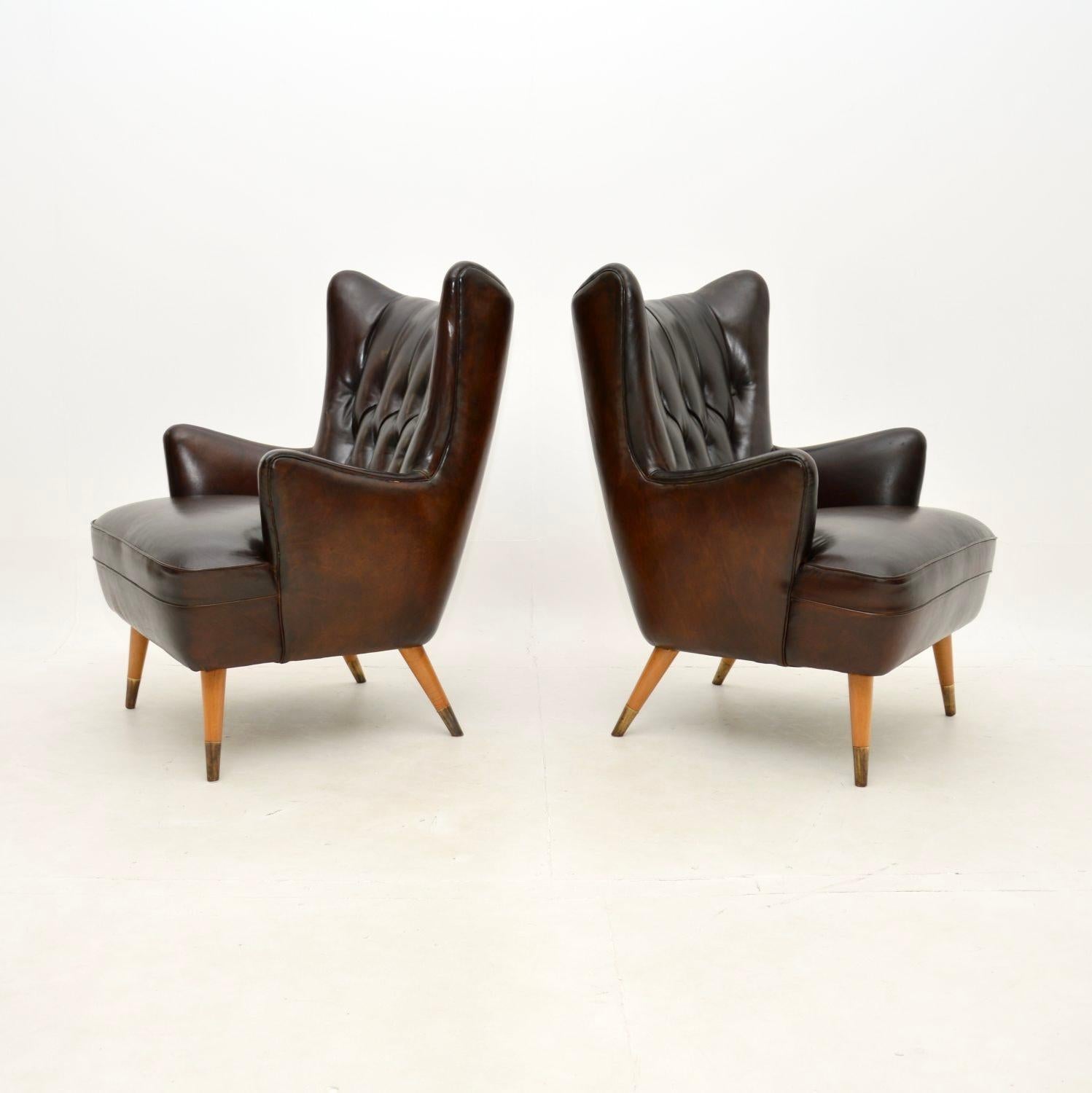 Mid-Century Modern Pair of Vintage Italian Leather Wing Back Armchairs For Sale