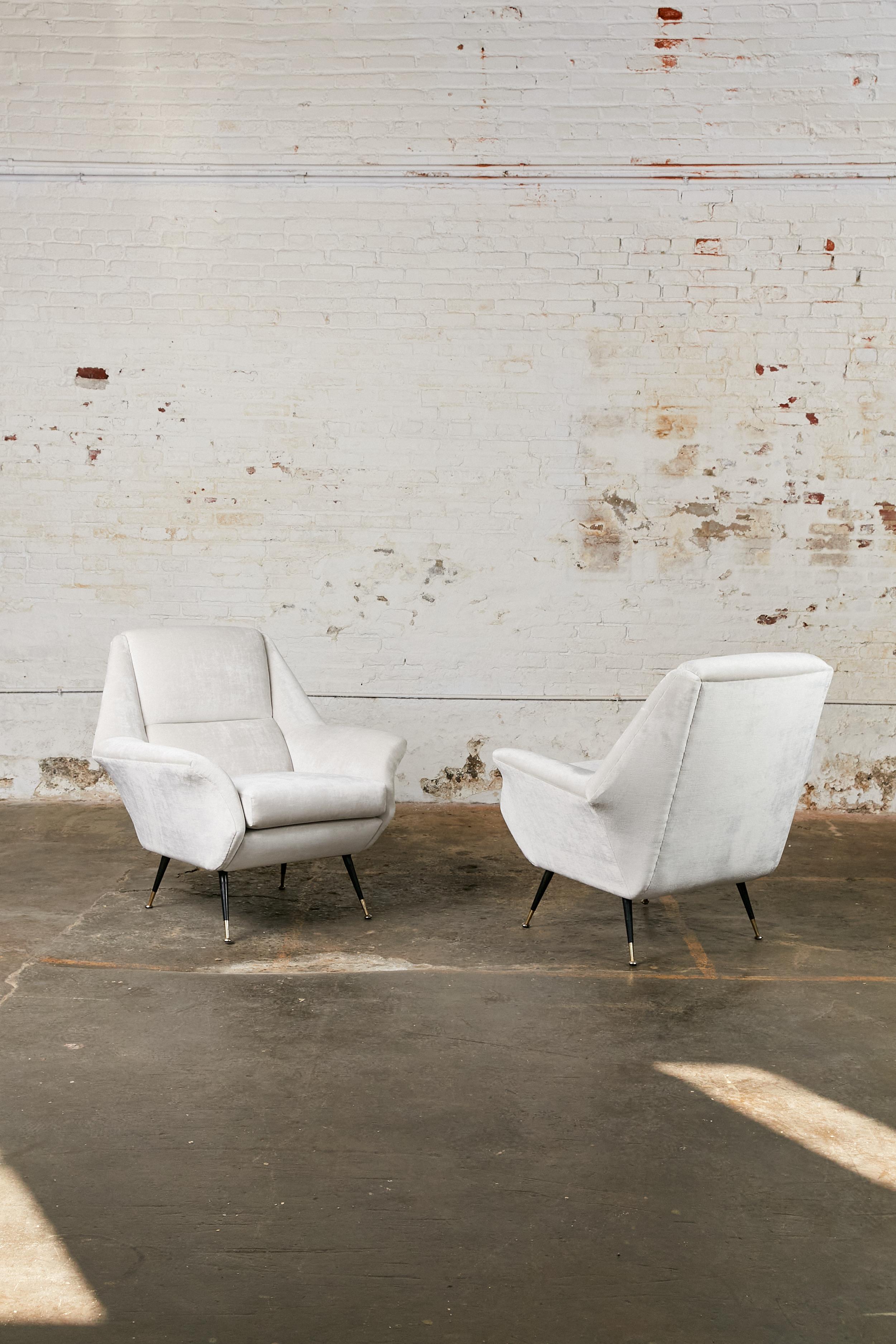 Mid-Century Modern Pair of Vintage Italian Lounge Chairs in the Manner of Carlo di Carli