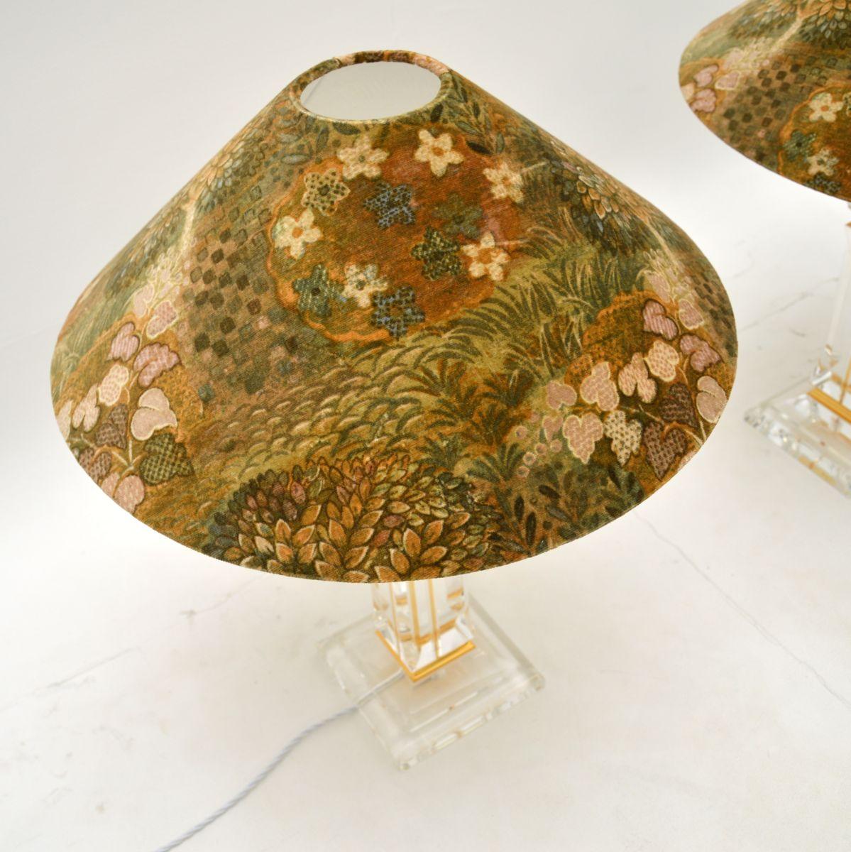 Mid-Century Modern Pair of Vintage Italian Lucite Table Lamps For Sale