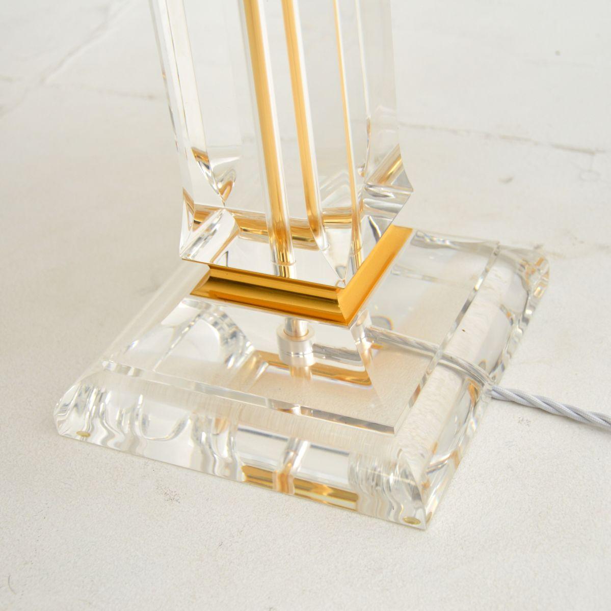 Pair of Vintage Italian Lucite Table Lamps For Sale 3