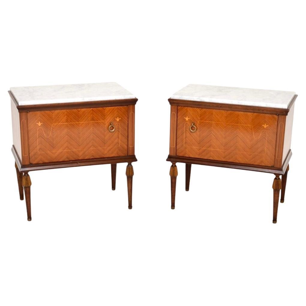 Paire de tables de chevet italiennes vintage à dessus en marbre