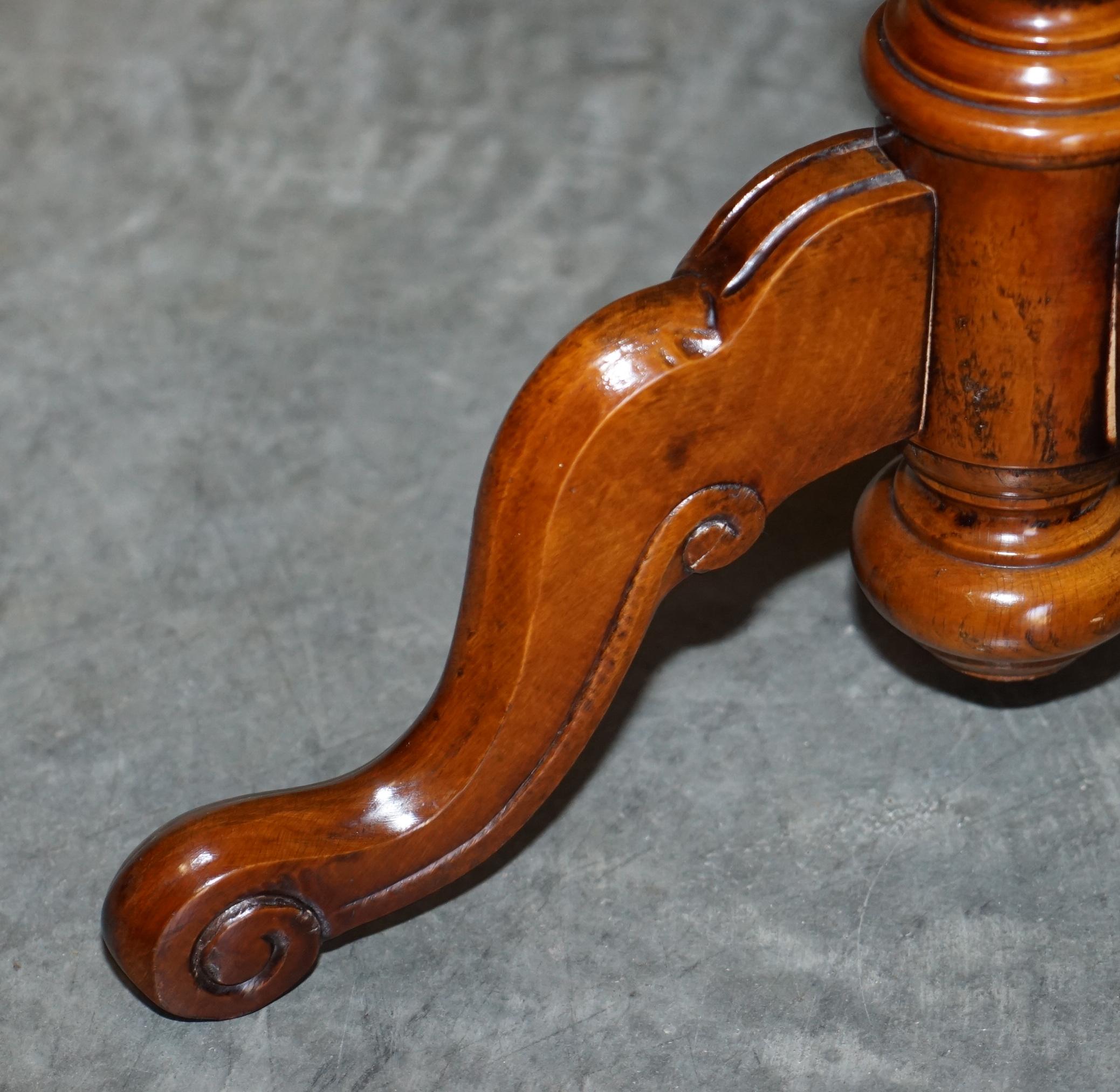 Pair of Vintage Italian Marquetry Inlaid Burr Walnut & Hardwood Side End Tables For Sale 12