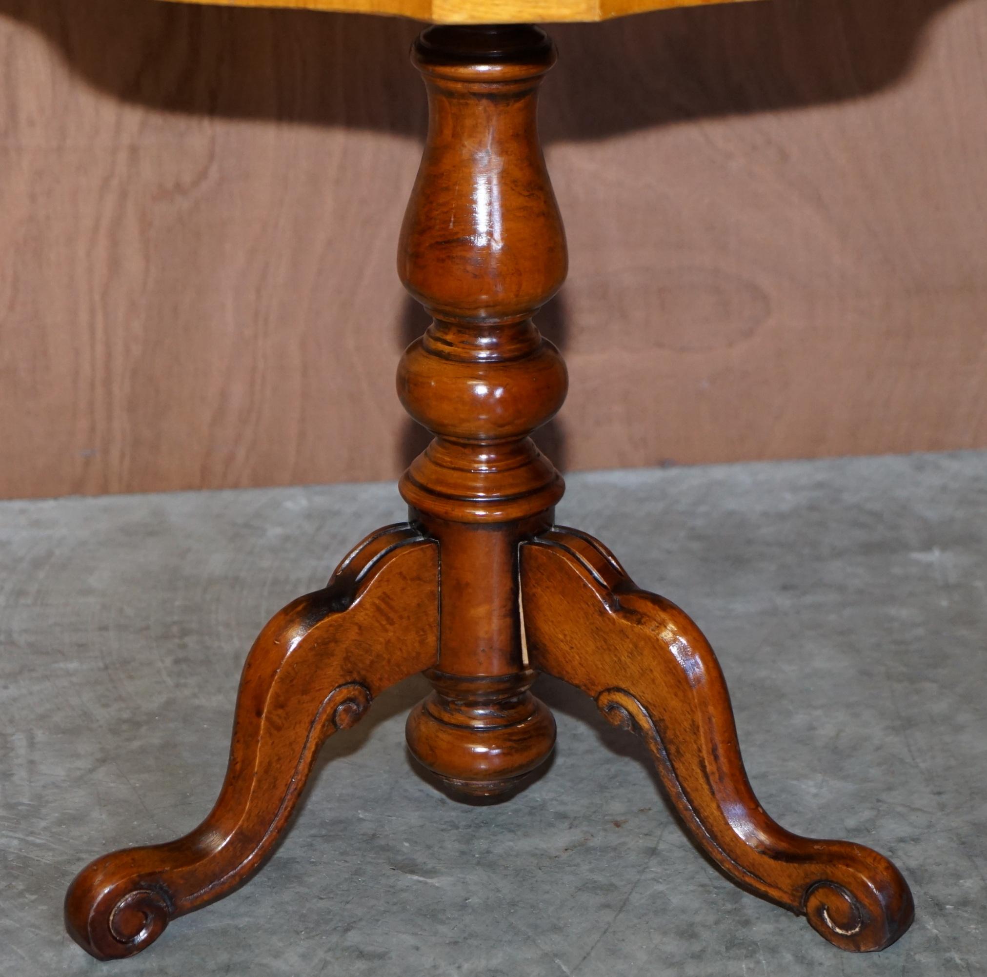 Pair of Vintage Italian Marquetry Inlaid Burr Walnut & Hardwood Side End Tables For Sale 3