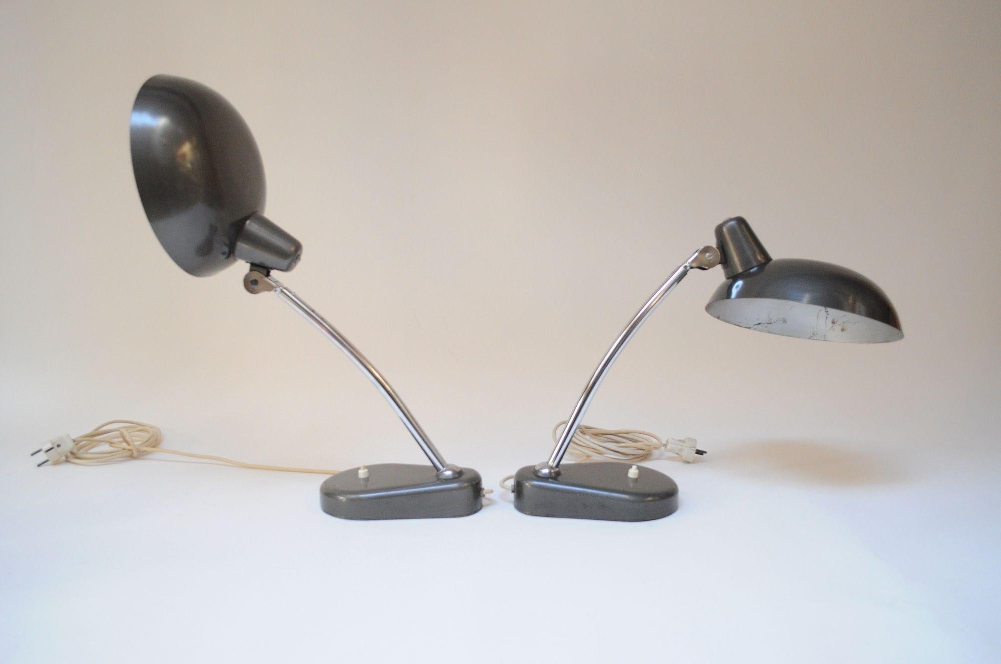 Pareja de lámparas de trabajo de metal cromado Vintage Italian Modern Industrial de Seminara Moderno de mediados de siglo en venta