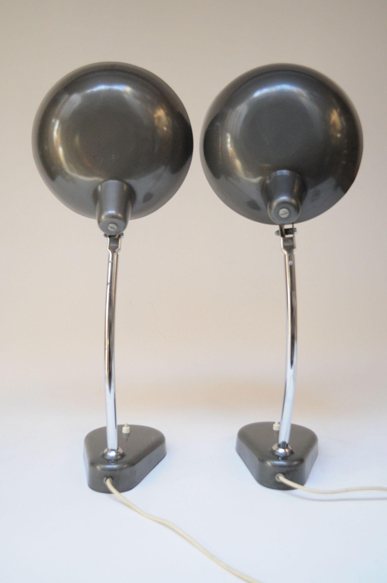 Pair of Vintage Italian Modern Industrial Chromed-Metal Task Lamps by Seminara For Sale 2