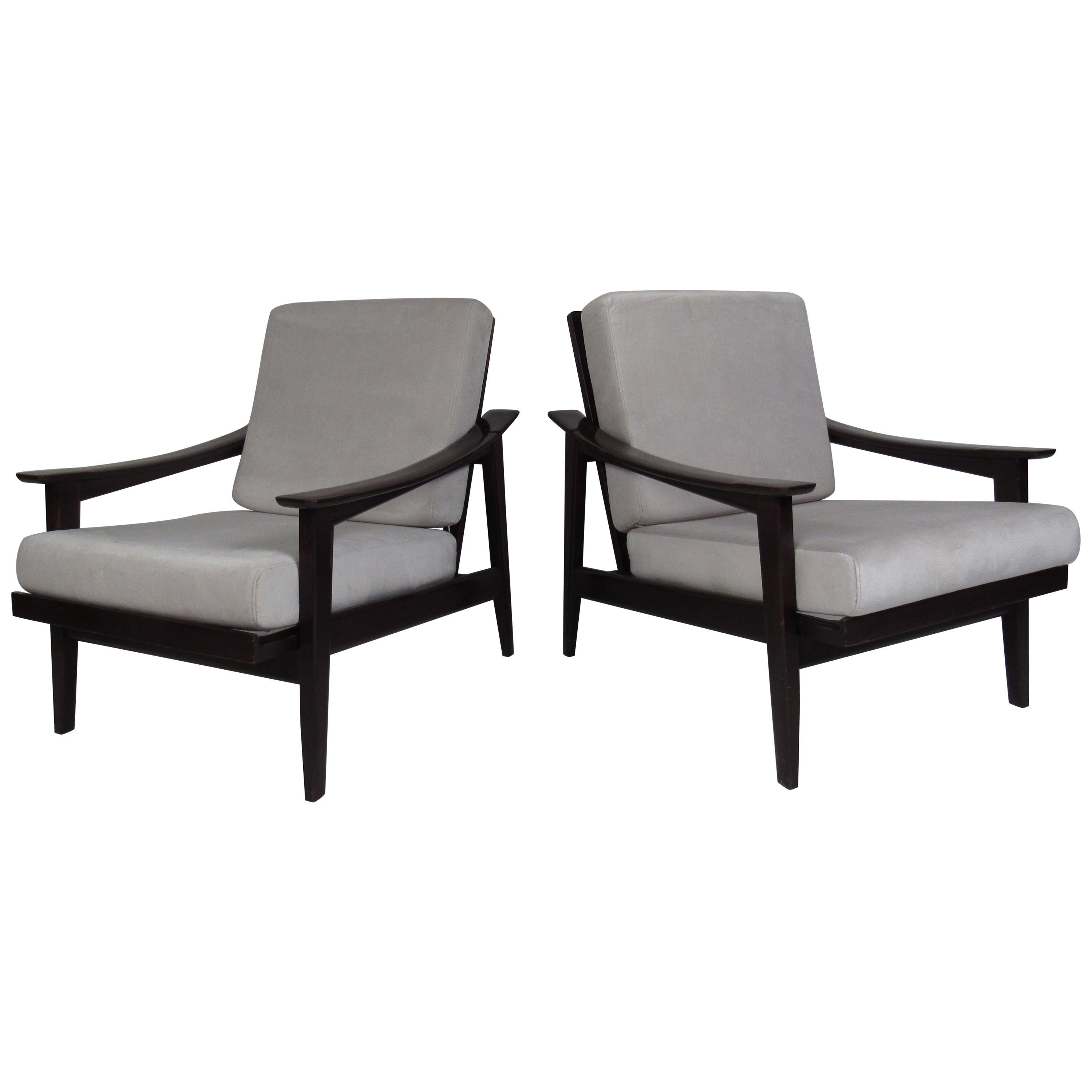 Pair of Vintage Italian Modern Reclining Lounge Chairs For Sale