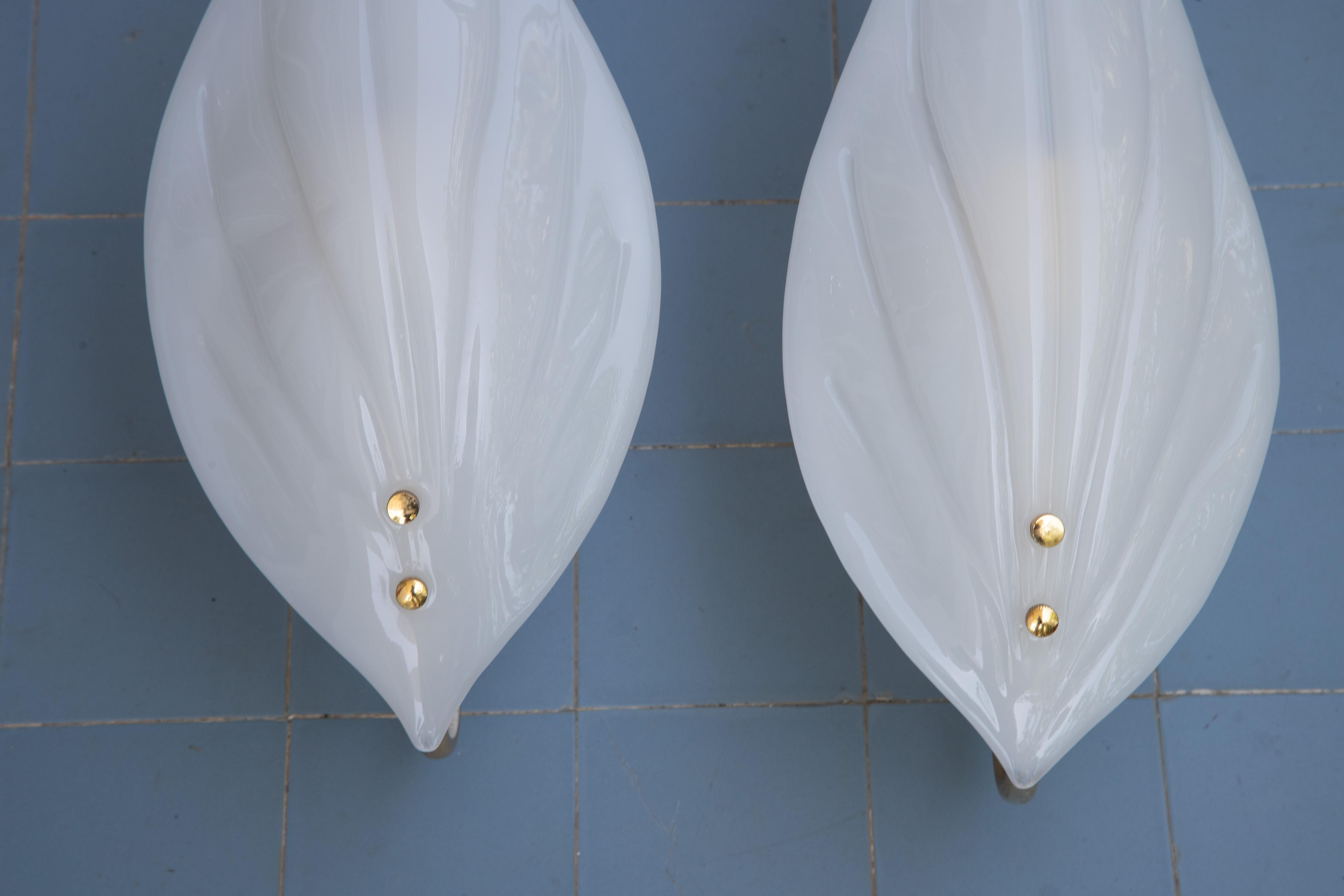 Pair of Vintage Italian Murano Glass Wall Sconces, White, 1970 In Good Condition For Sale In Roma, IT