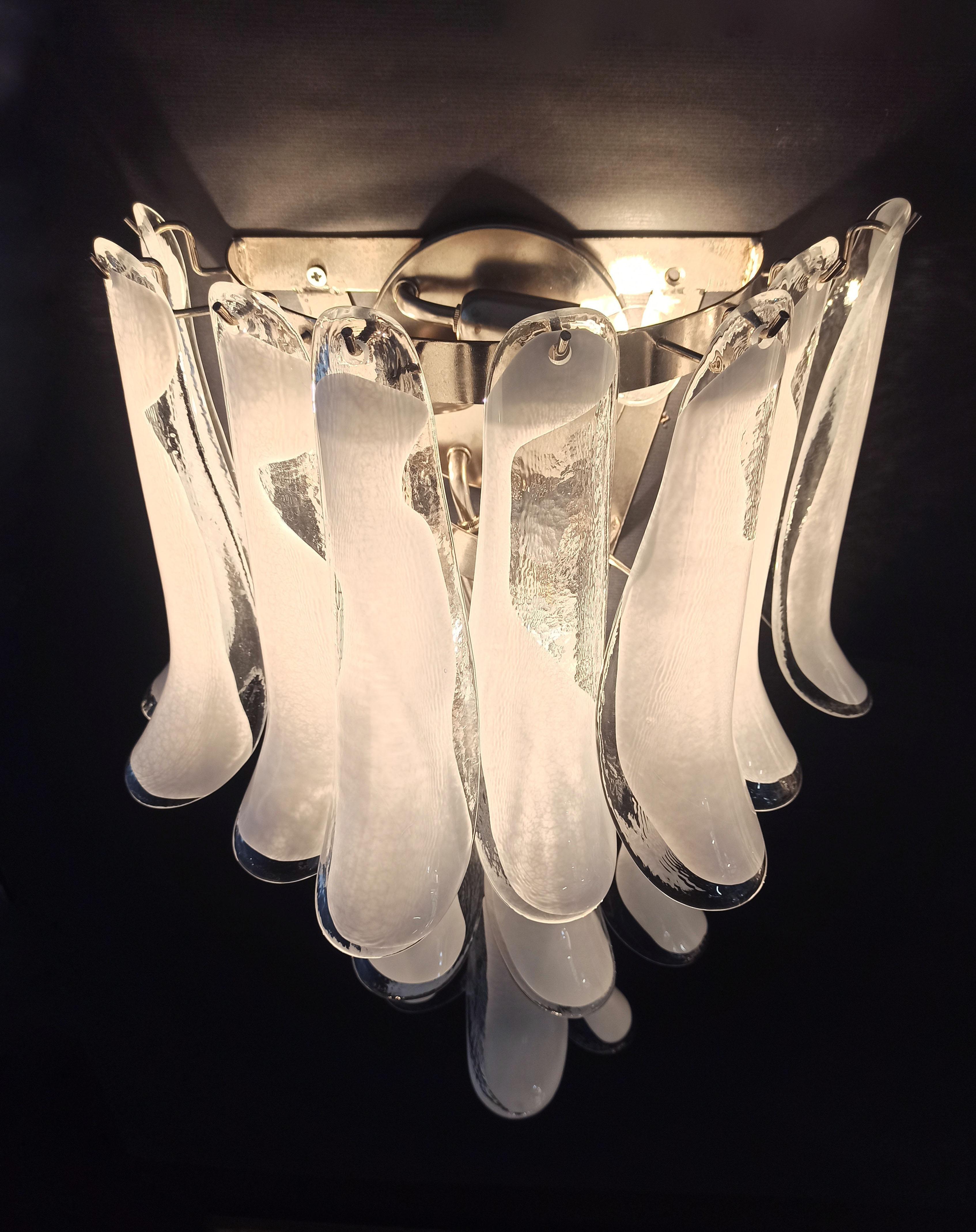 Pareja De Apliques De Murano Italianos Vintage 16 Pétalos De Cristal Lattimo en venta 8