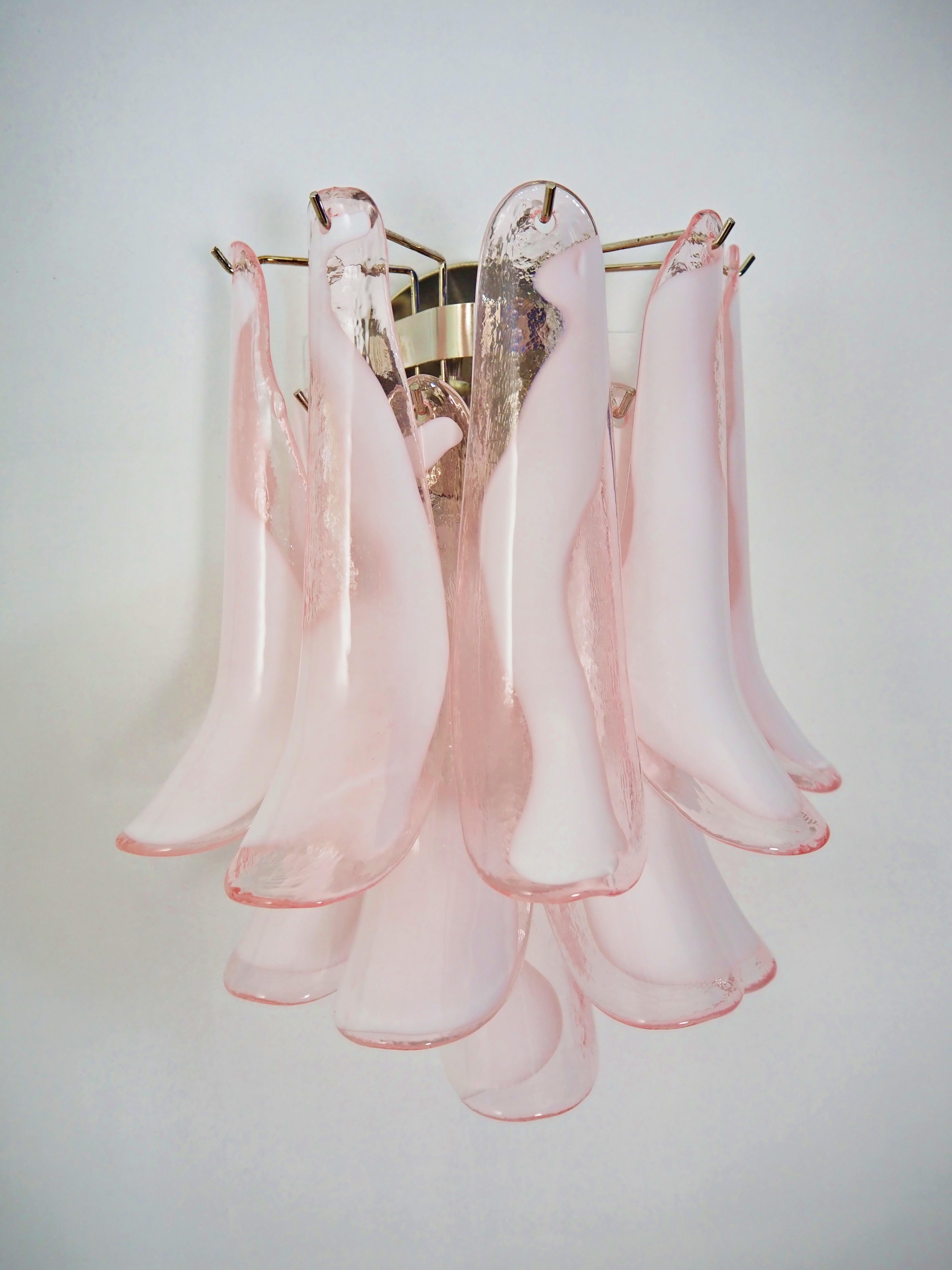 Late 20th Century Pair of Vintage Italian Murano Wall Lights in the Manner of Mazzega, 10 Pink La