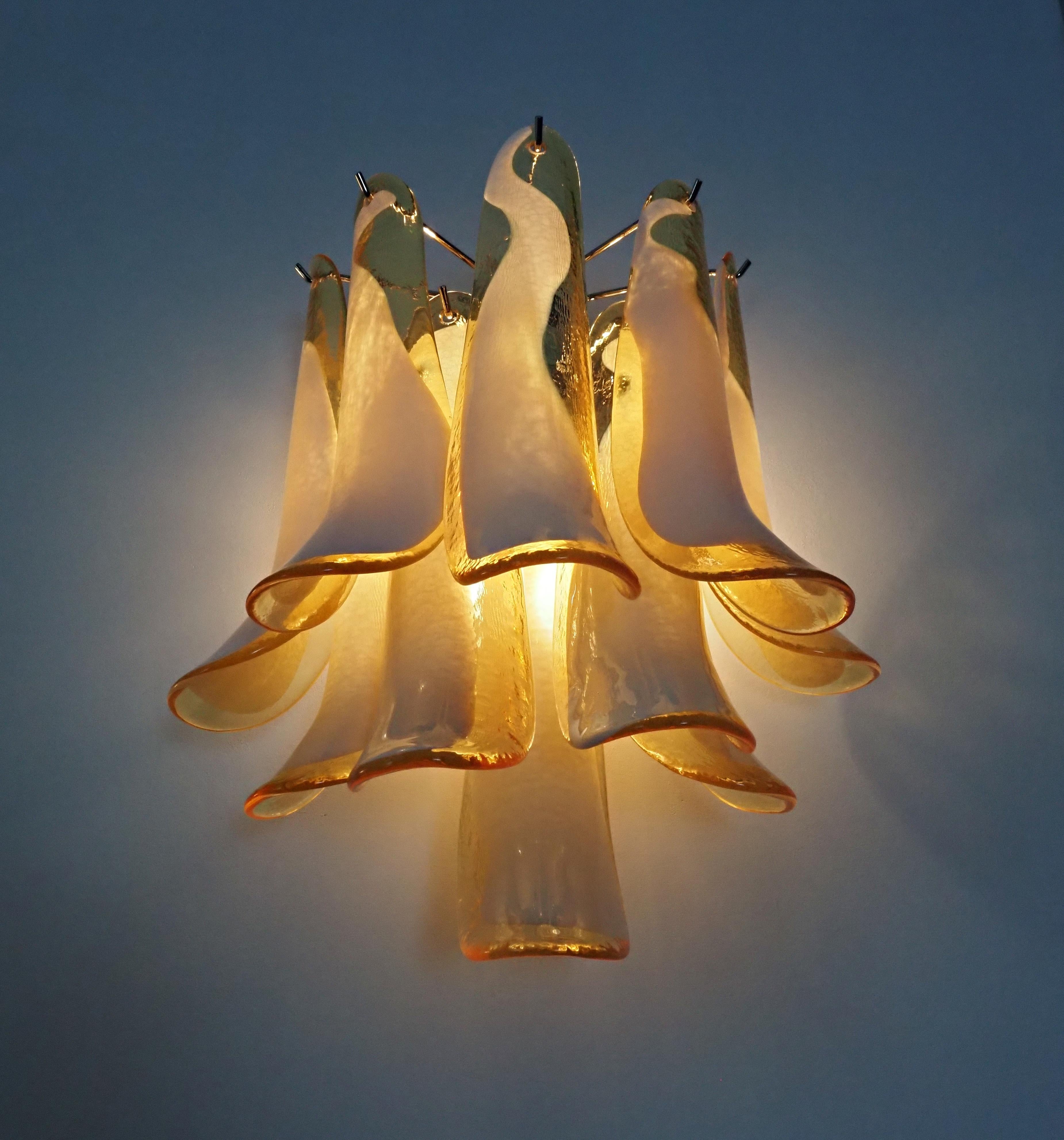 Pair of Vintage Italian Murano Wall Lights in the Manner of Mazzega For Sale 7