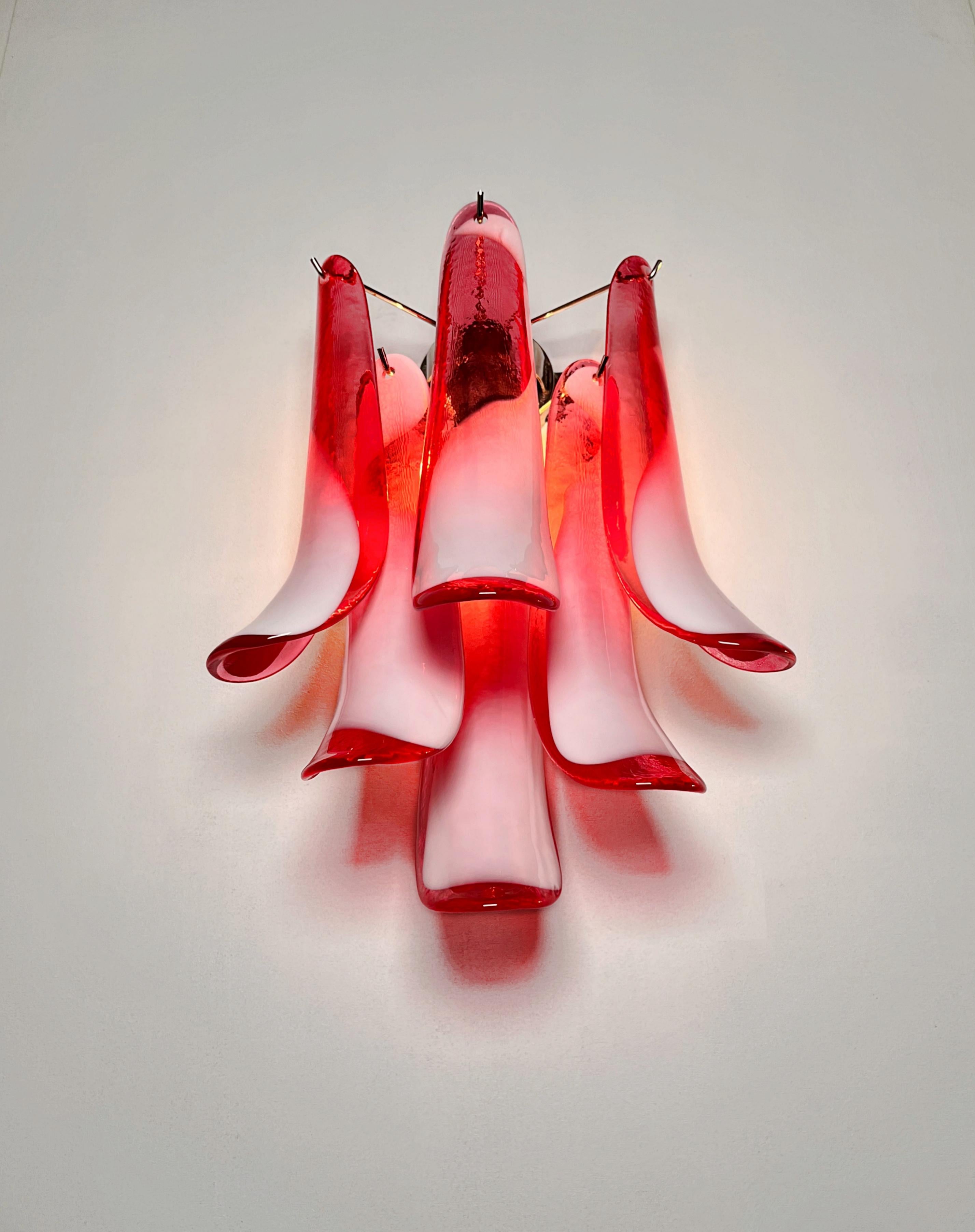 Paire d'appliques vintage italiennes de Murano à la manière de Mazzega - verre rouge en vente 5