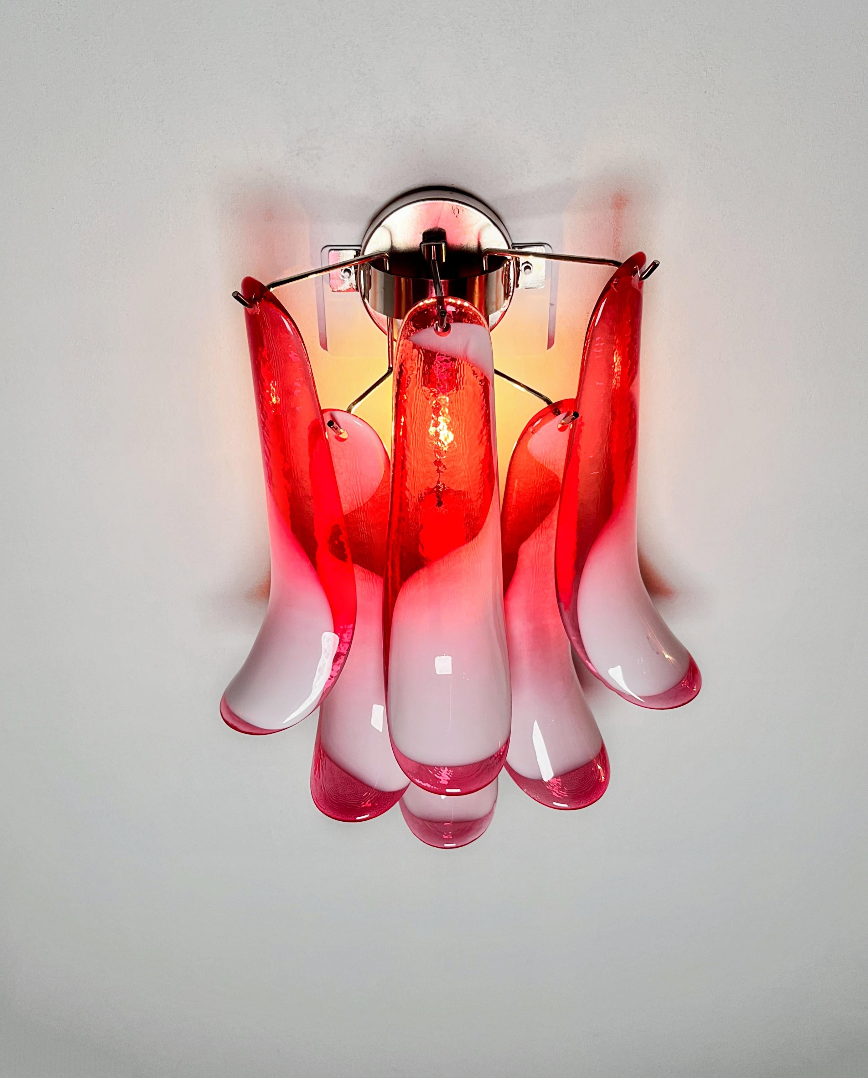 Paire d'appliques vintage italiennes de Murano à la manière de Mazzega - verre rouge en vente 7