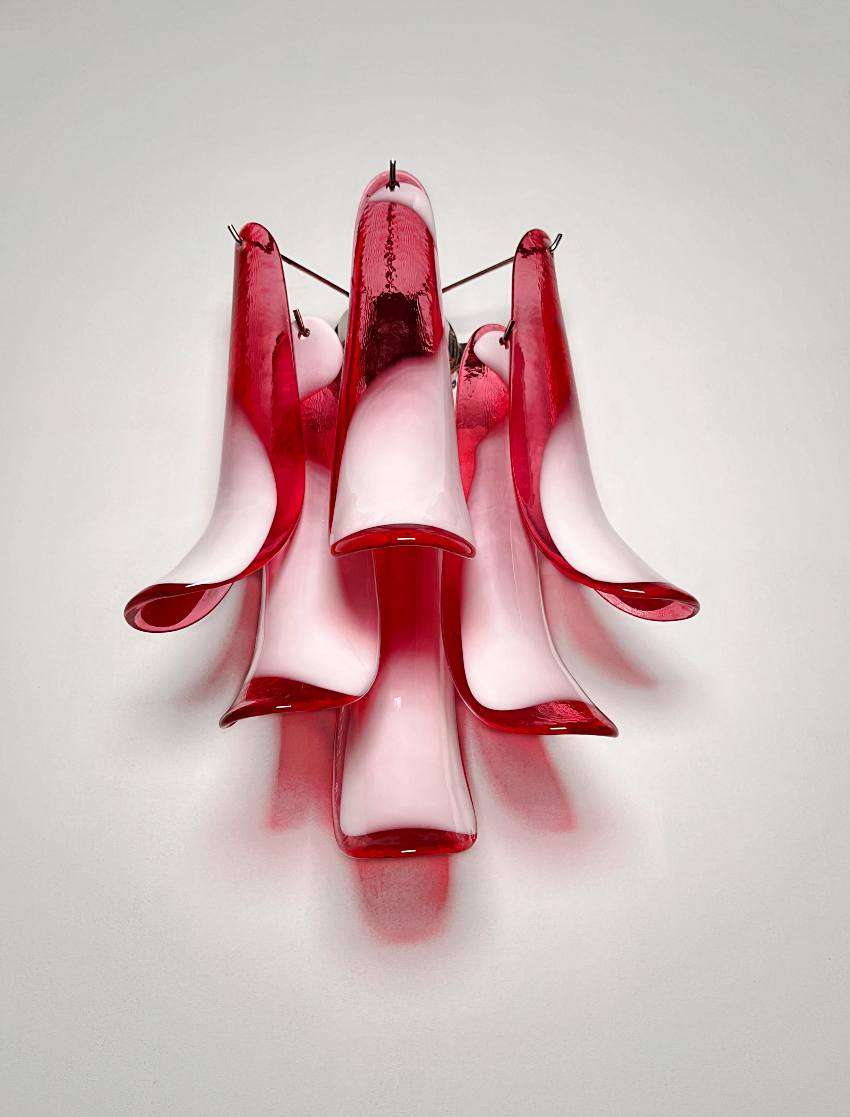 Paire d'appliques vintage italiennes de Murano à la manière de Mazzega - verre rouge Bon état - En vente à Gaiarine Frazione Francenigo (TV), IT